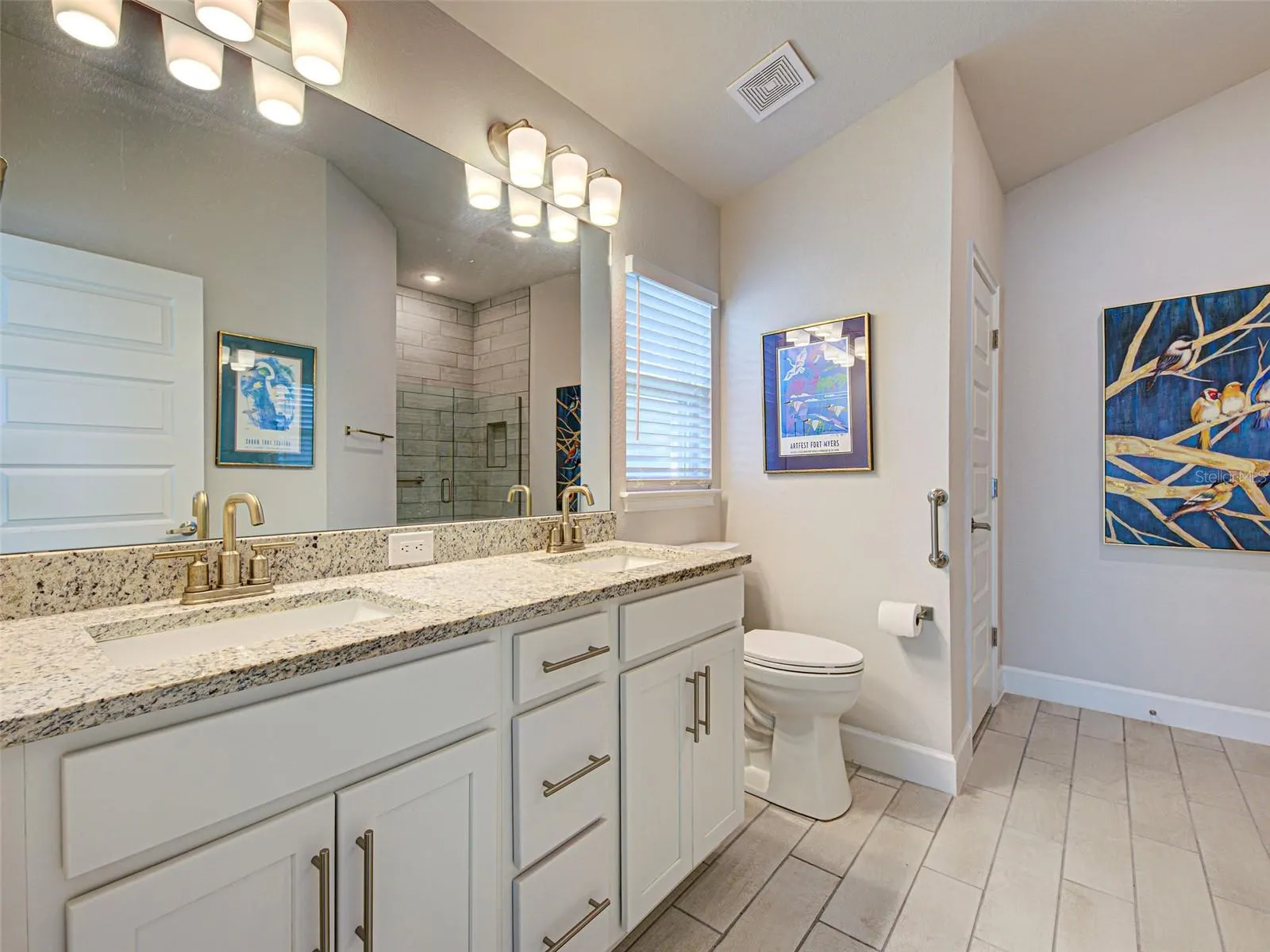 2551 AVERLAND LOOP