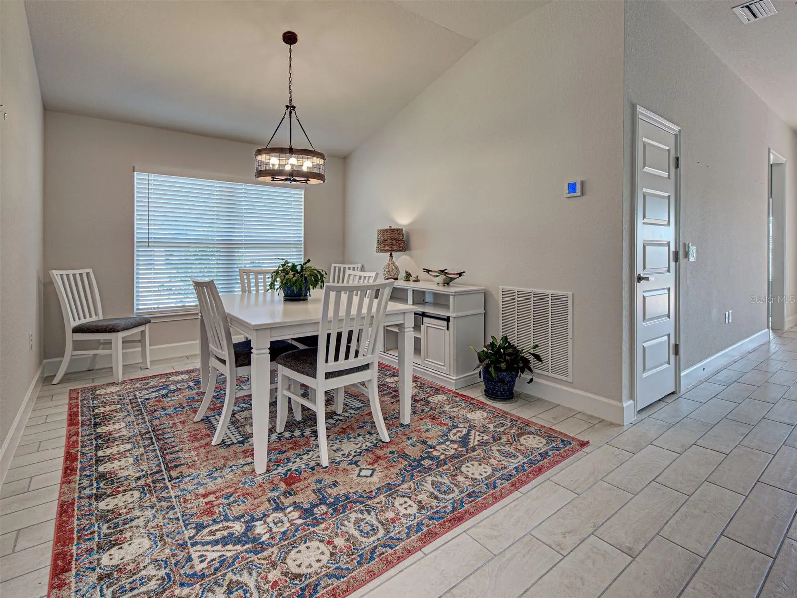 2551 AVERLAND LOOP