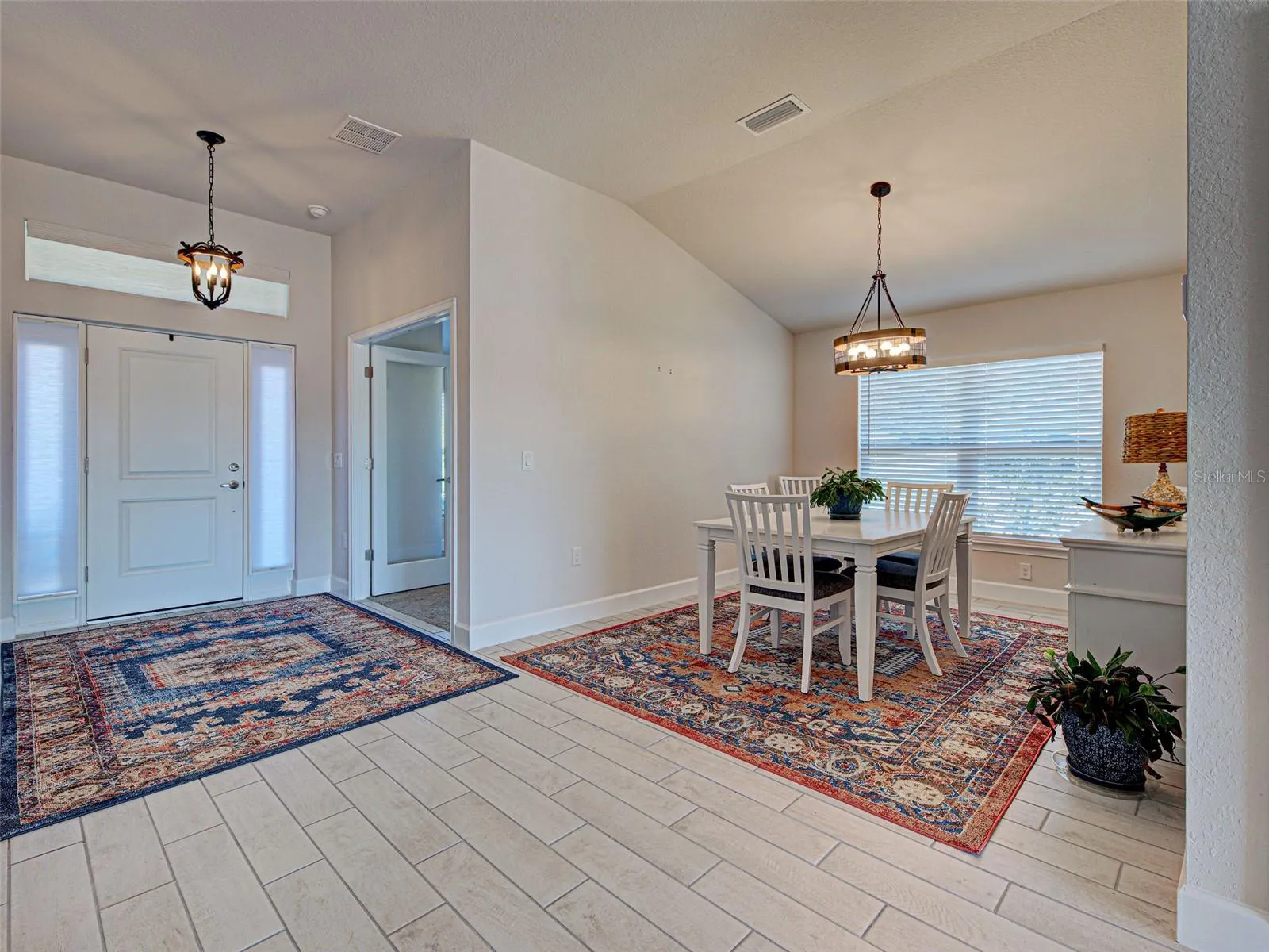 2551 AVERLAND LOOP