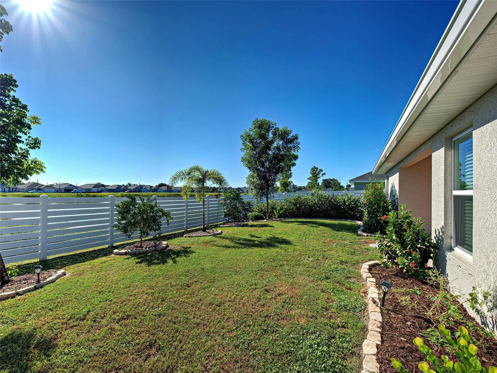 2551 AVERLAND LOOP