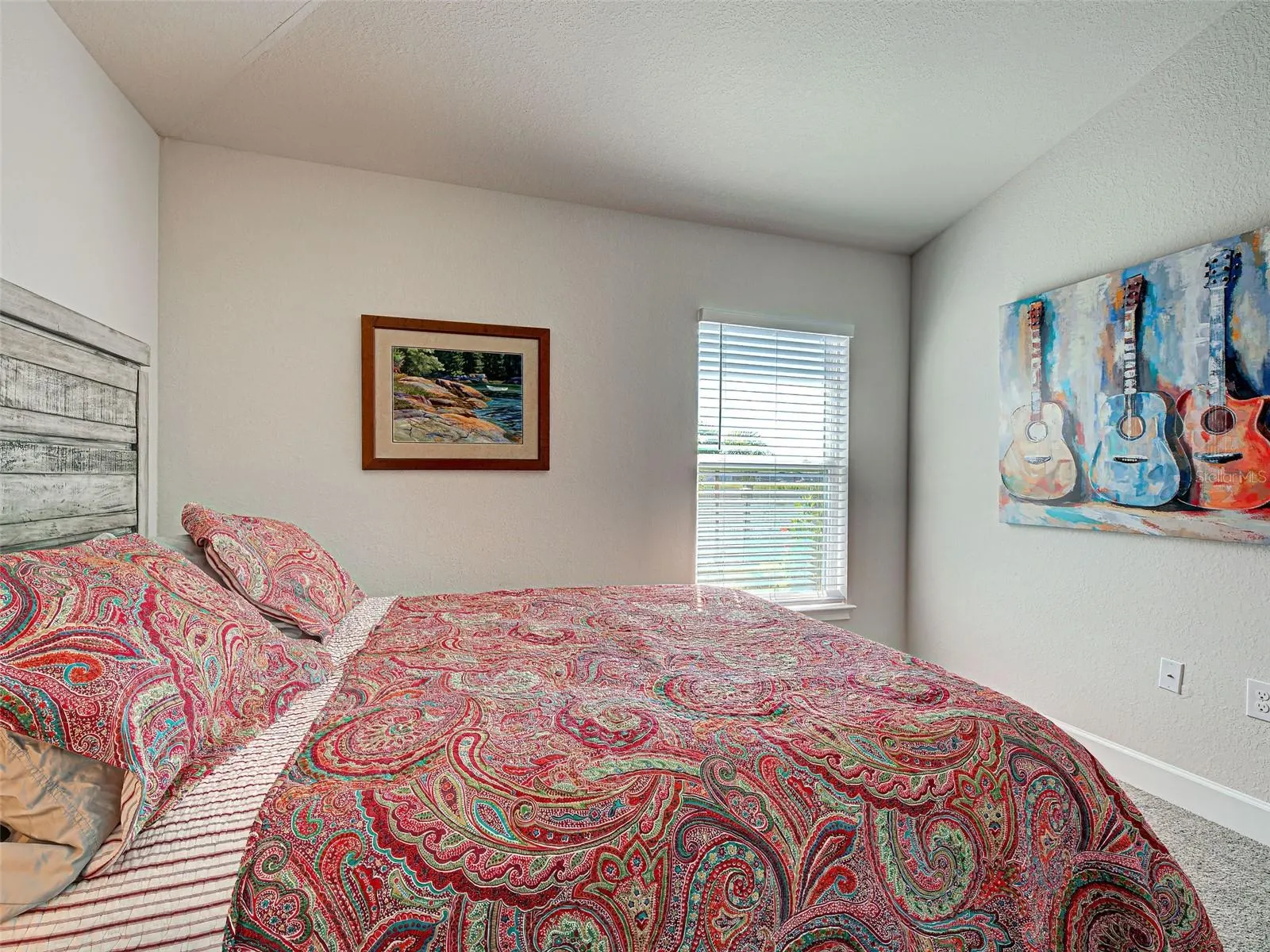 2551 AVERLAND LOOP