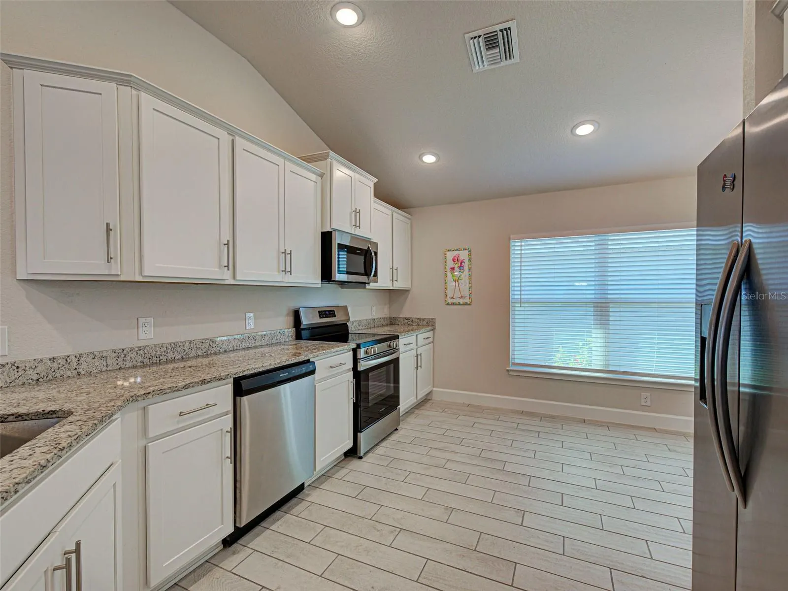 2551 AVERLAND LOOP