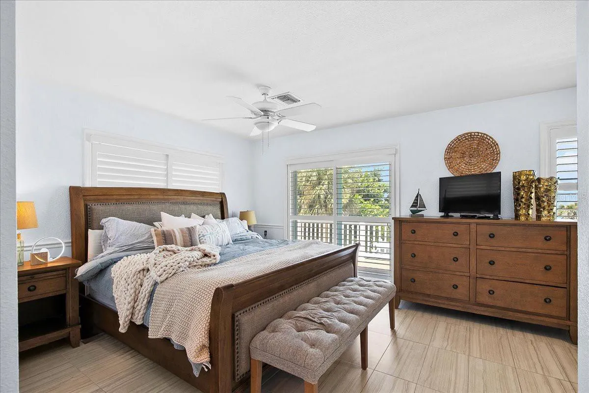 8400 MANASOTA KEY RD