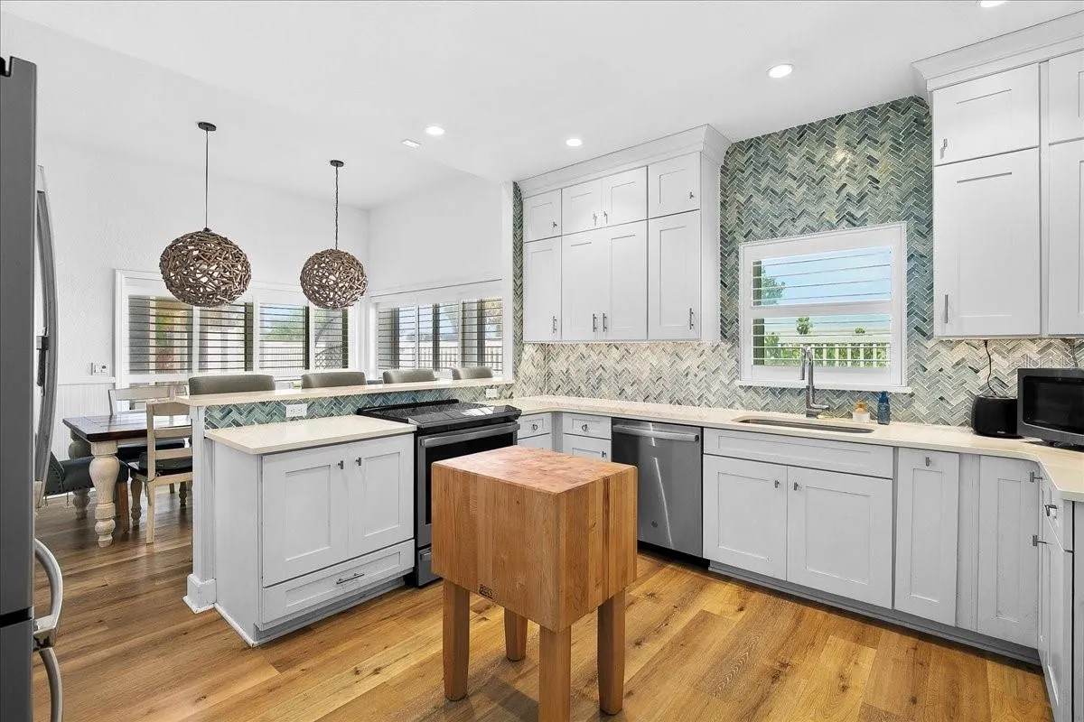 8400 MANASOTA KEY RD
