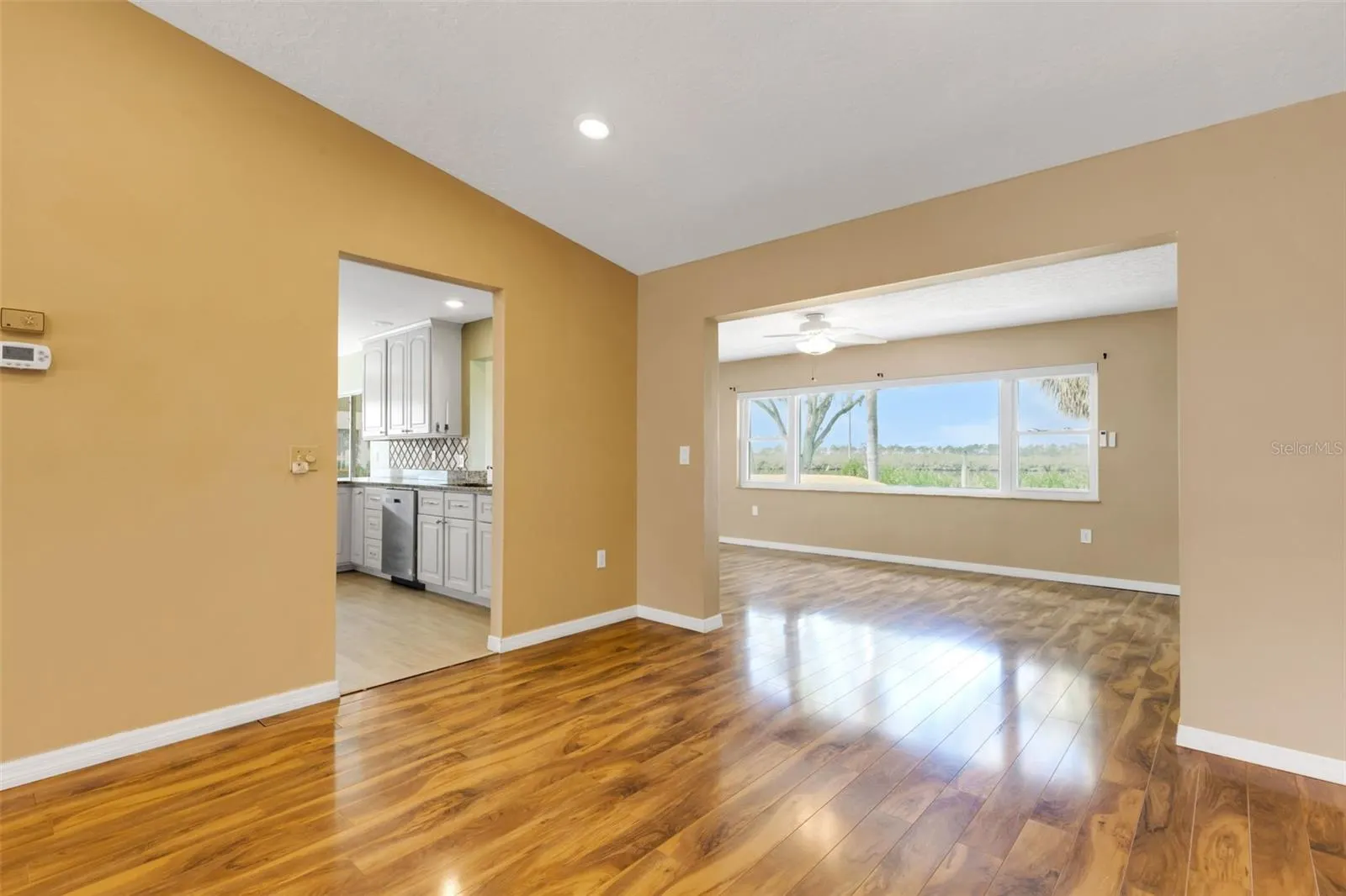 3995 LAKEWOOD AVE