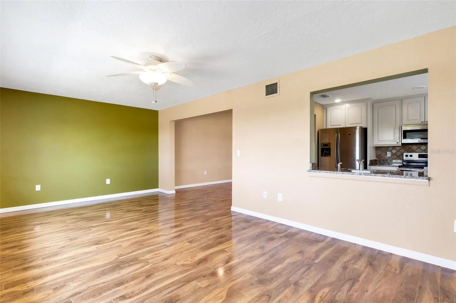3995 LAKEWOOD AVE