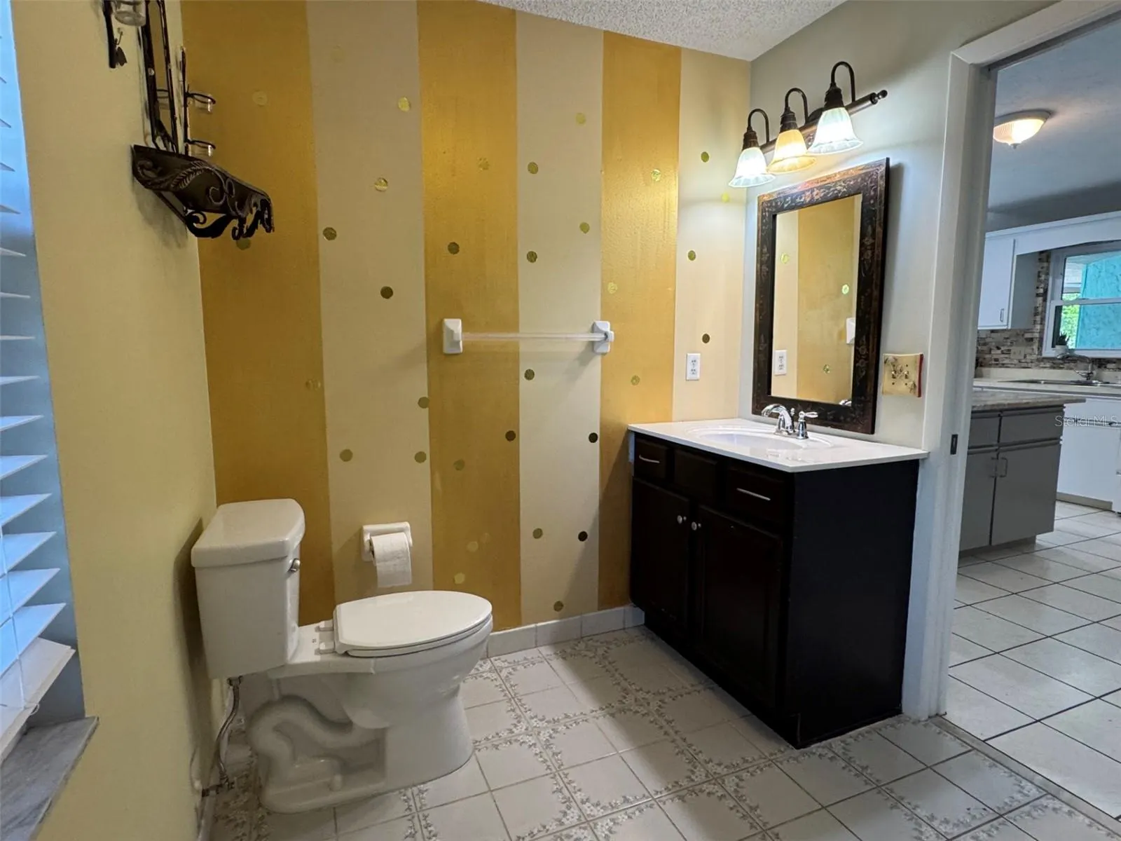 4256 KING RICHARD LN
