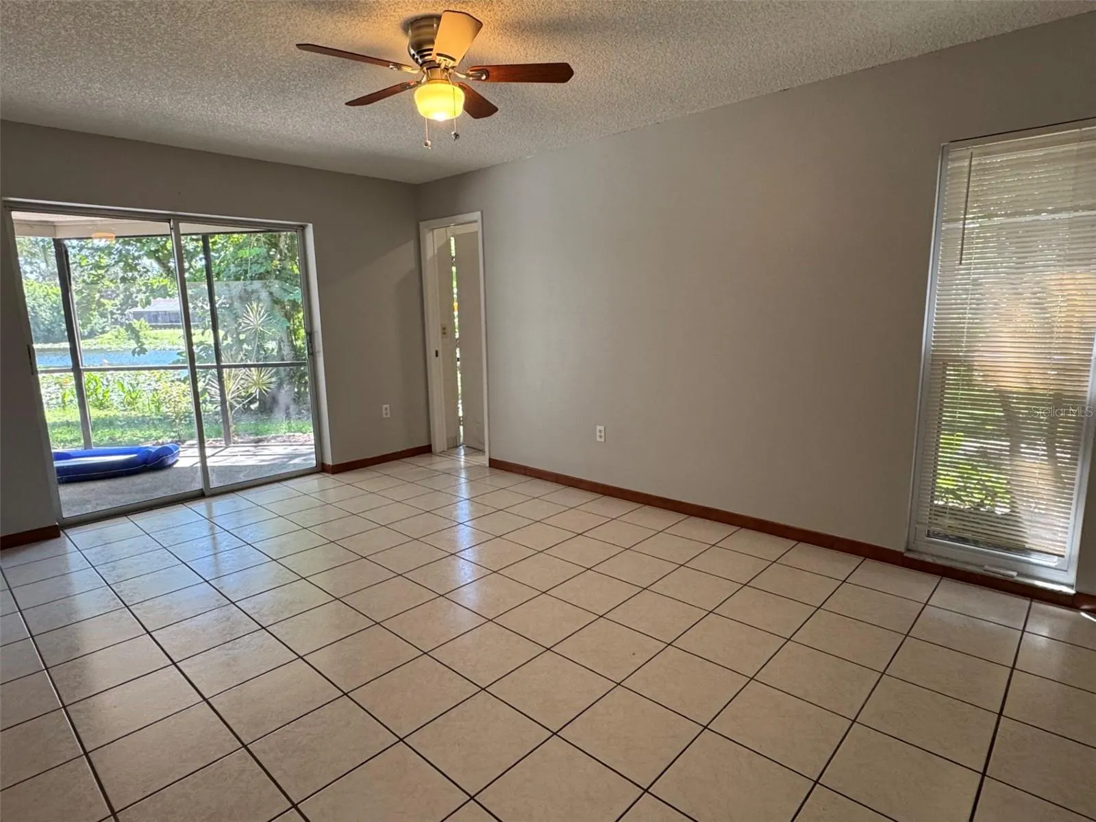 4256 KING RICHARD LN