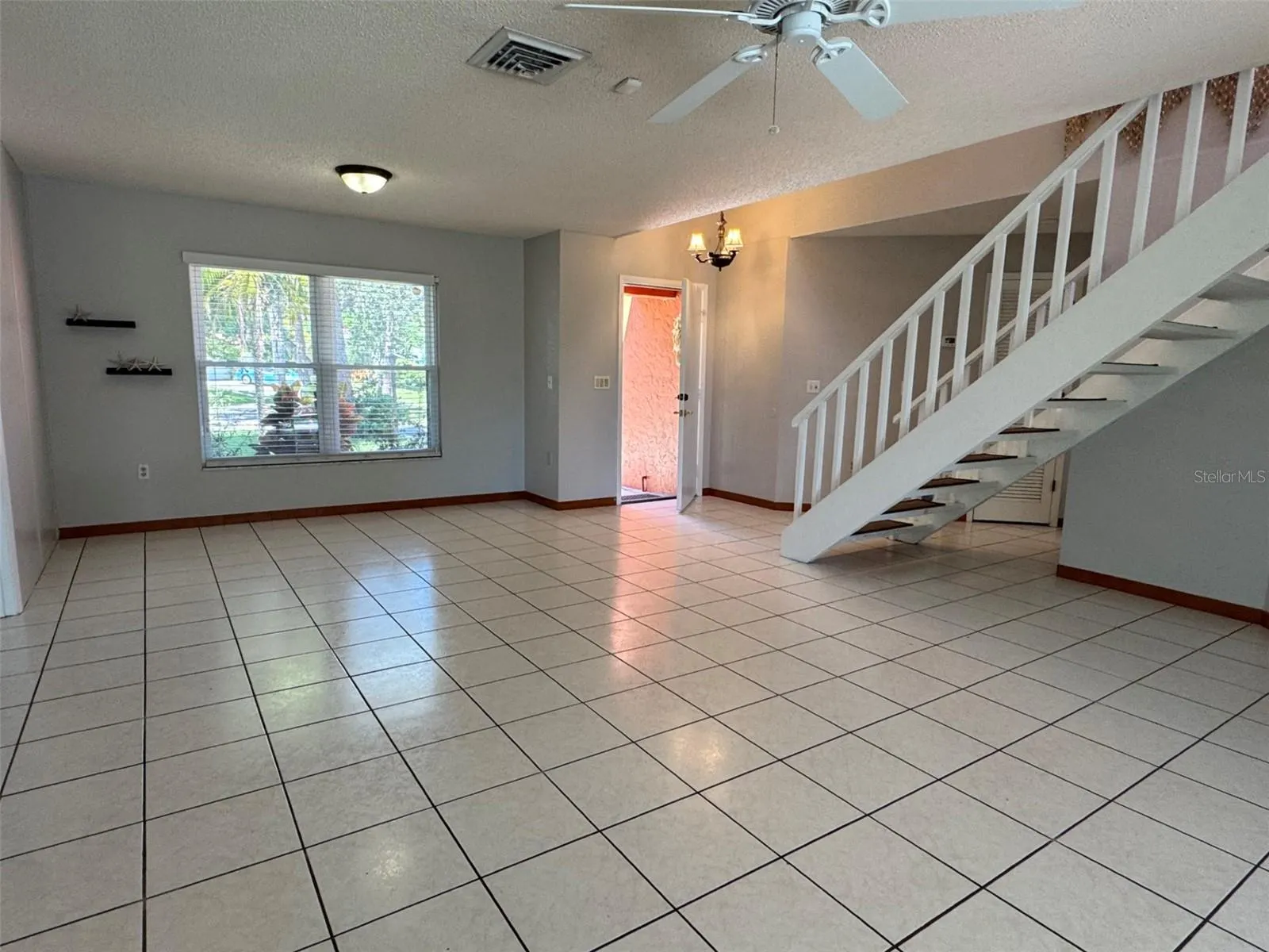 4256 KING RICHARD LN