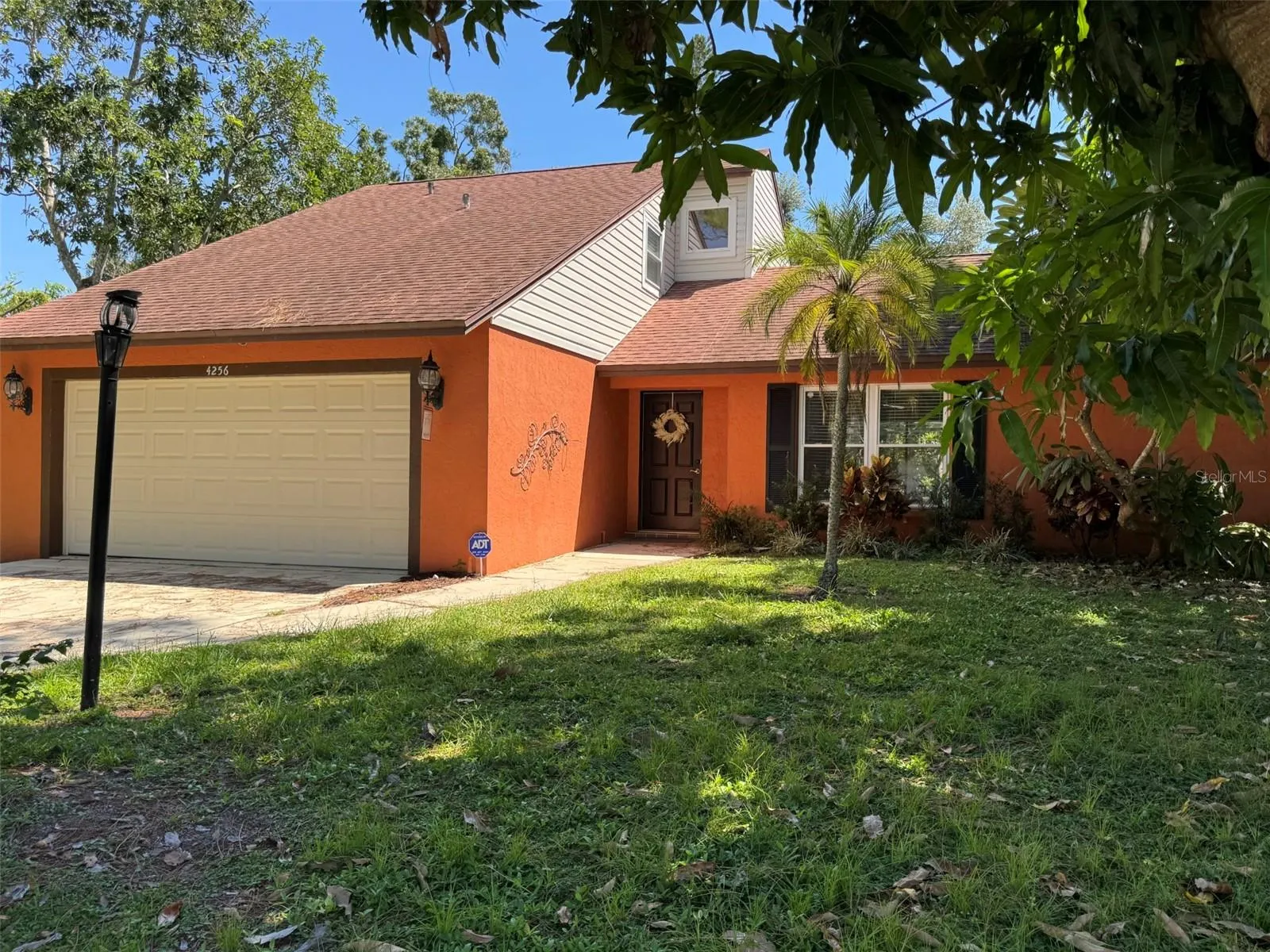 4256 KING RICHARD LN