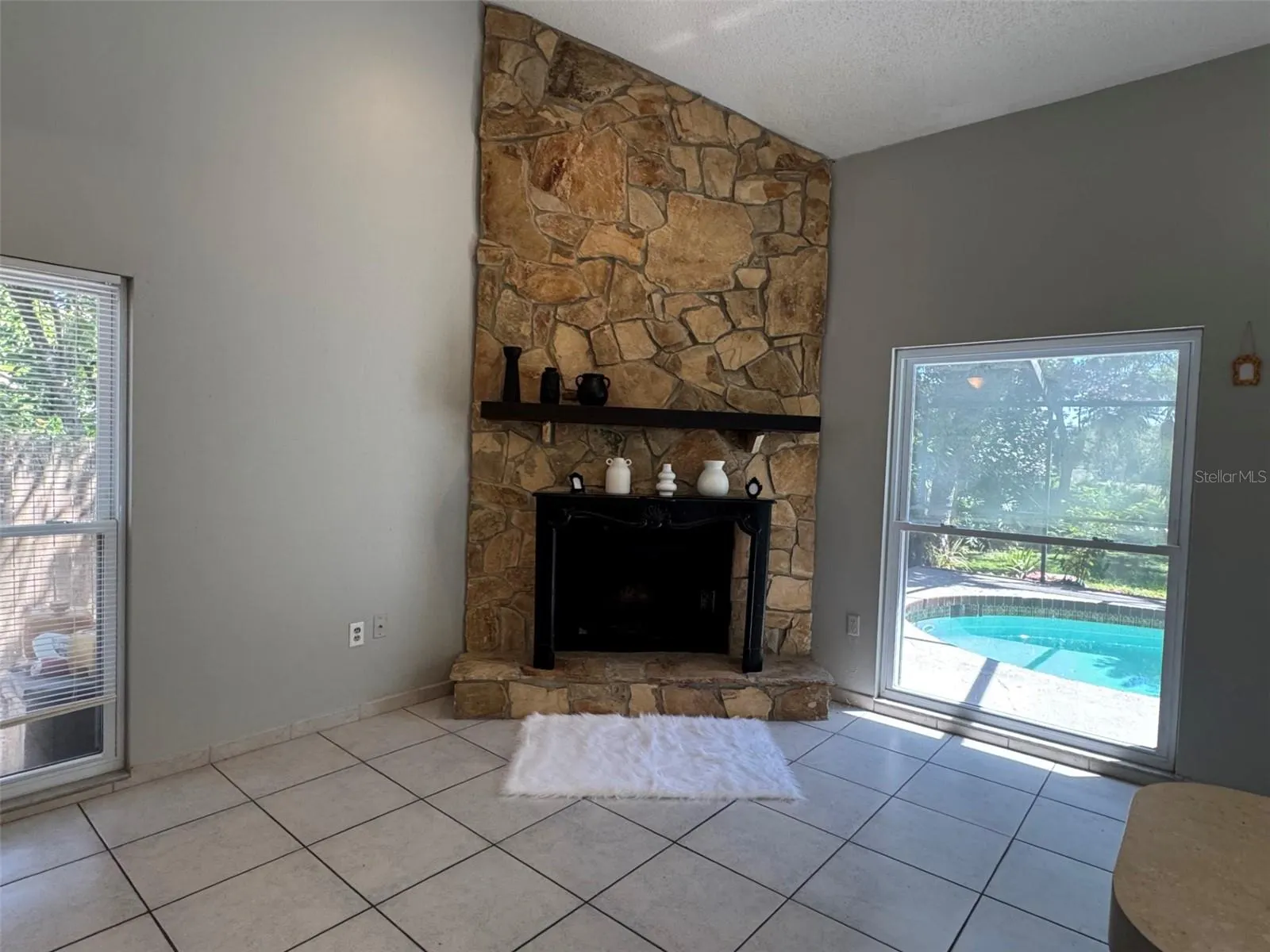 4256 KING RICHARD LN