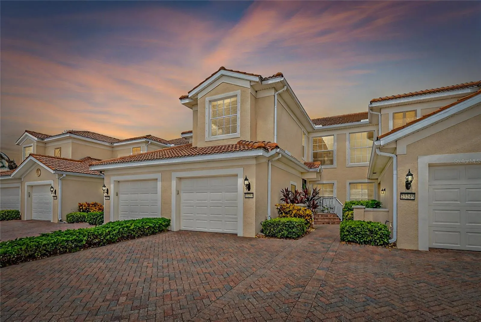 23253 BANBURY WAY