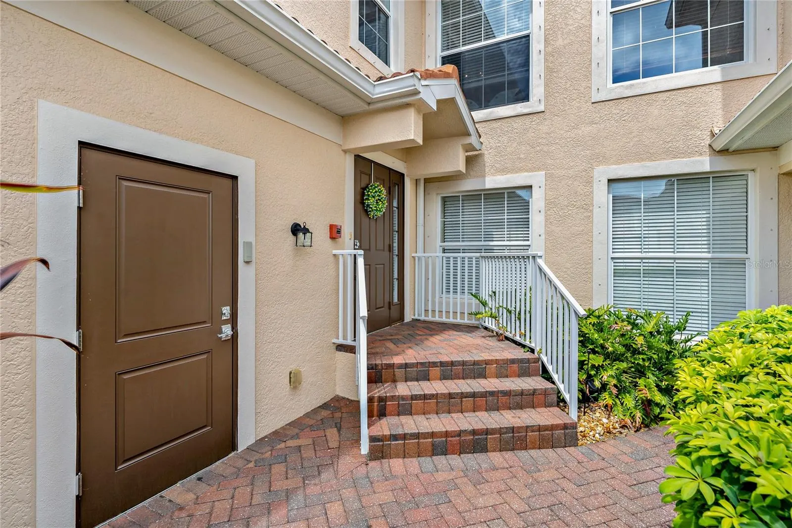 23253 BANBURY WAY