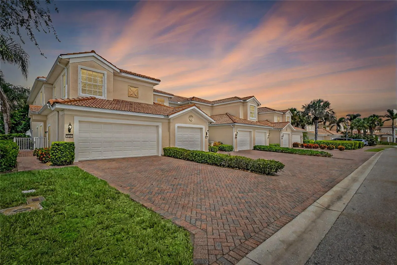 23253 BANBURY WAY