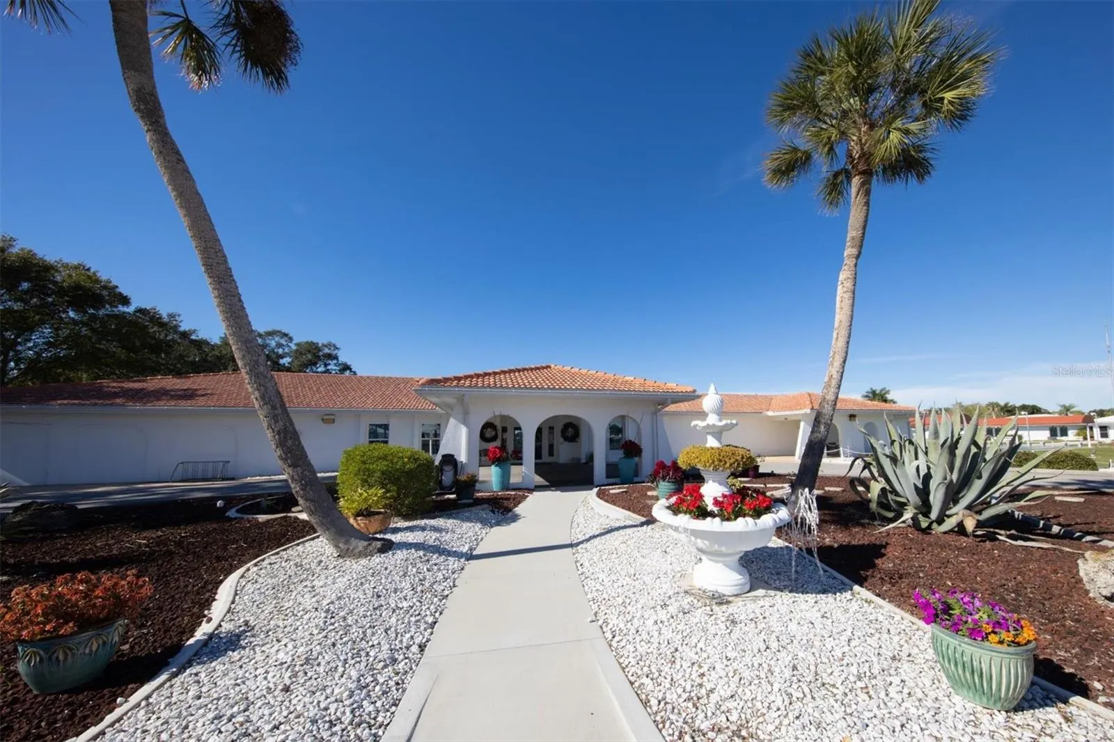 4203 NEIL LN