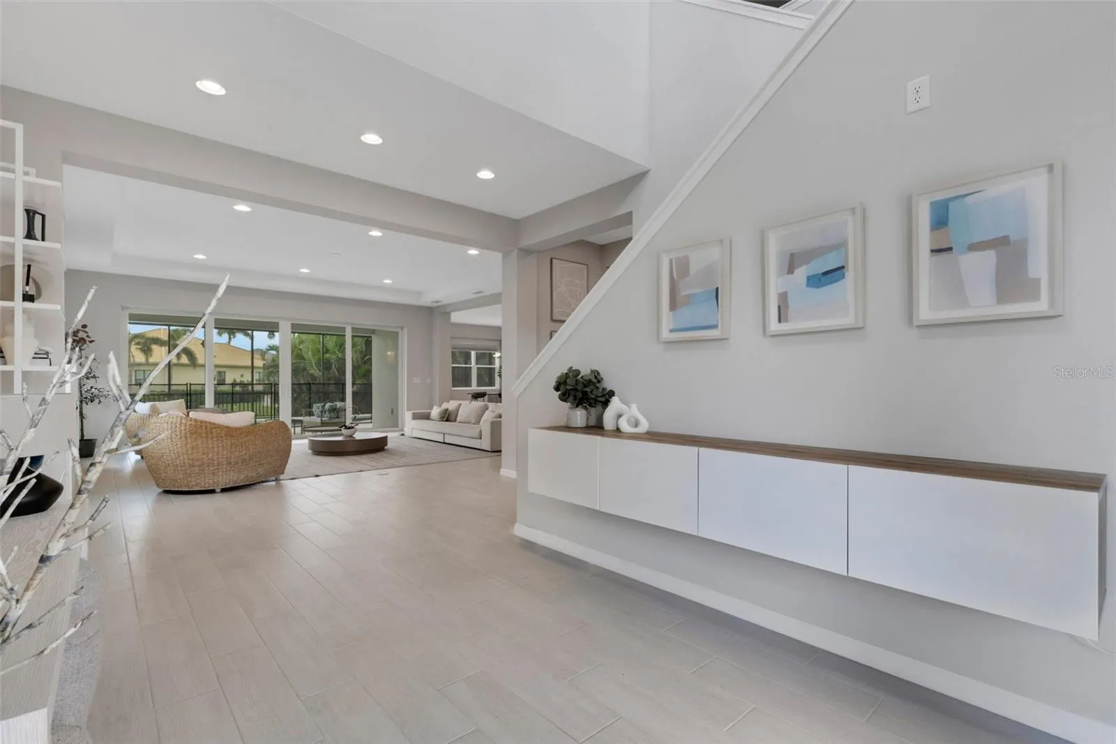 5718 TITLE ROW DR