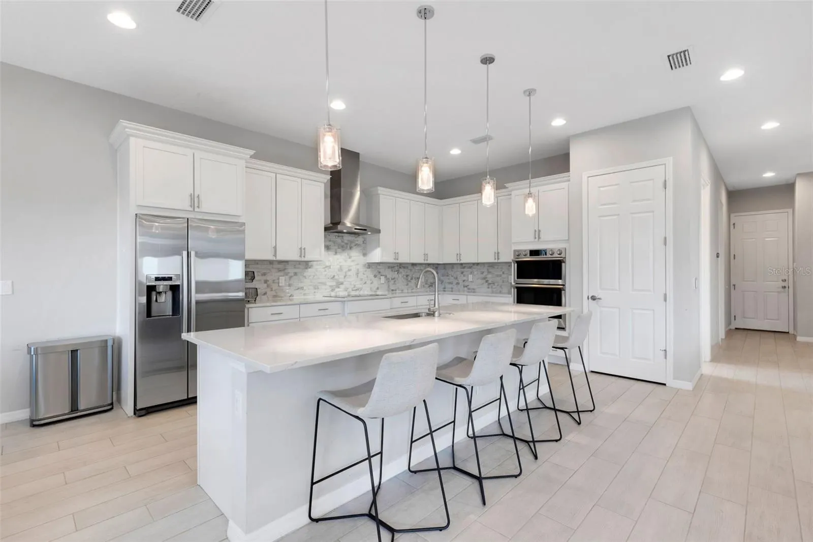 5718 TITLE ROW DR