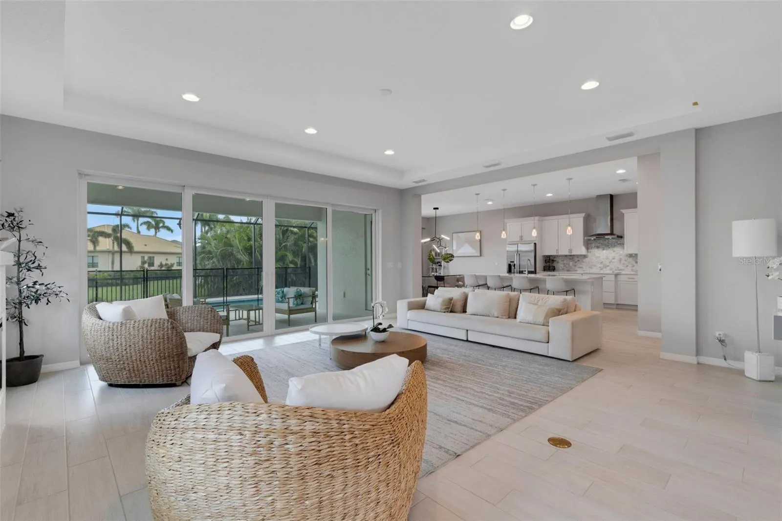 5718 TITLE ROW DR