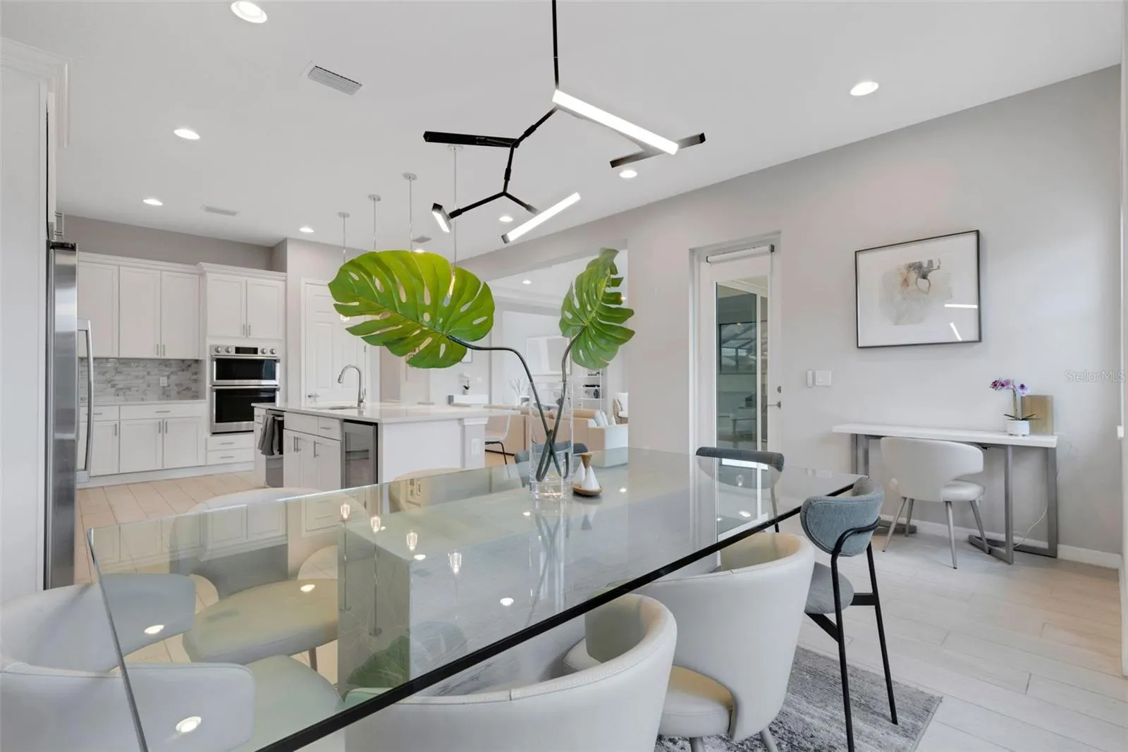 5718 TITLE ROW DR