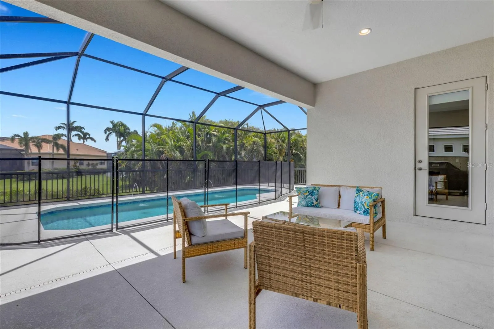 5718 TITLE ROW DR