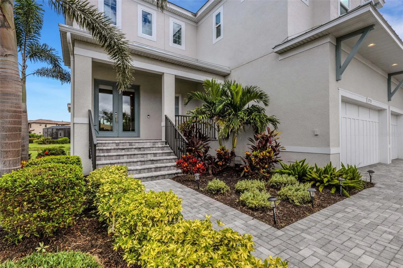 5718 TITLE ROW DR