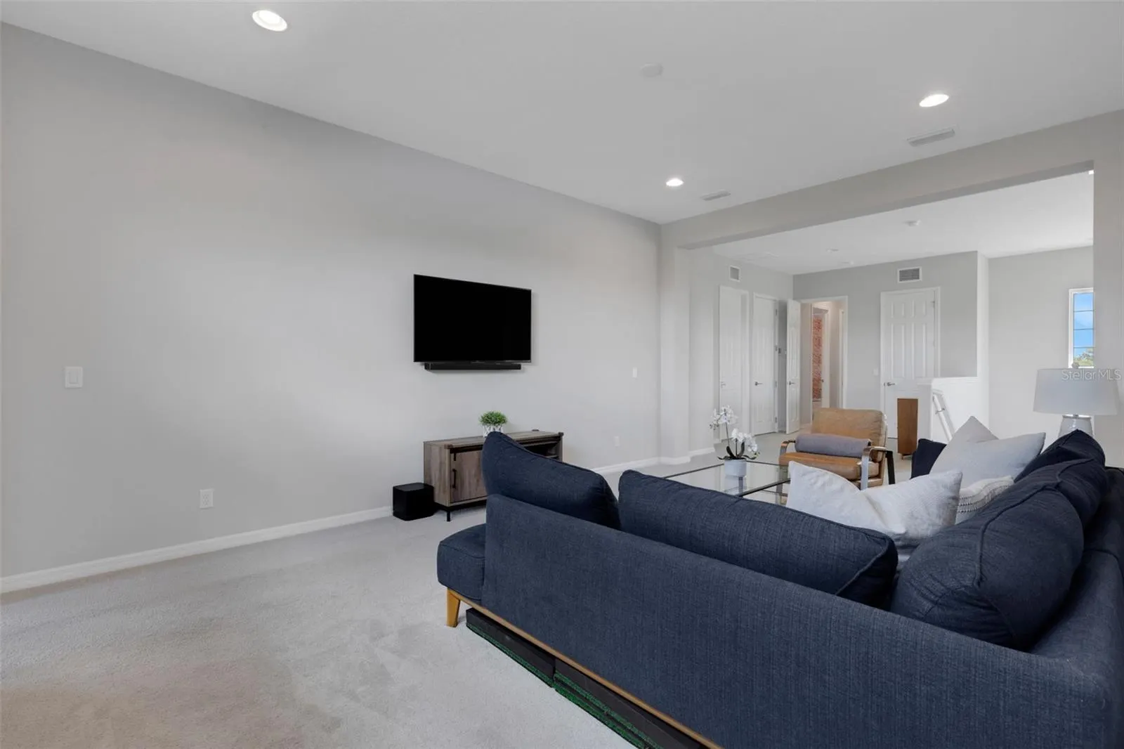 5718 TITLE ROW DR