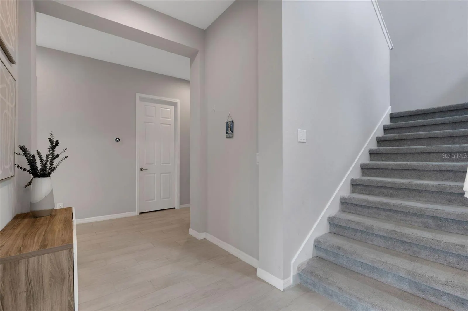 5718 TITLE ROW DR