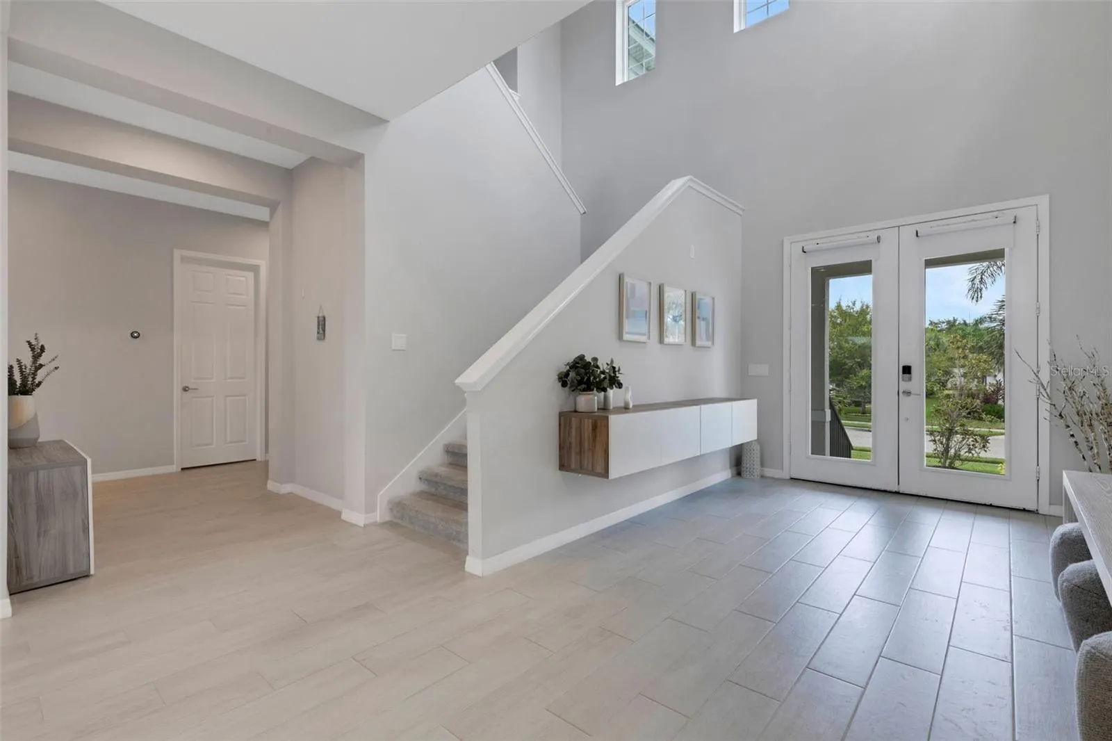5718 TITLE ROW DR
