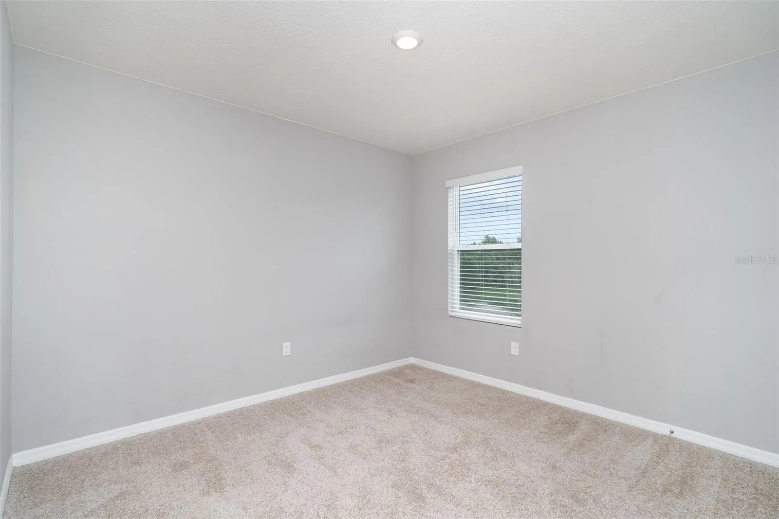 2725 GREENLEAF TER