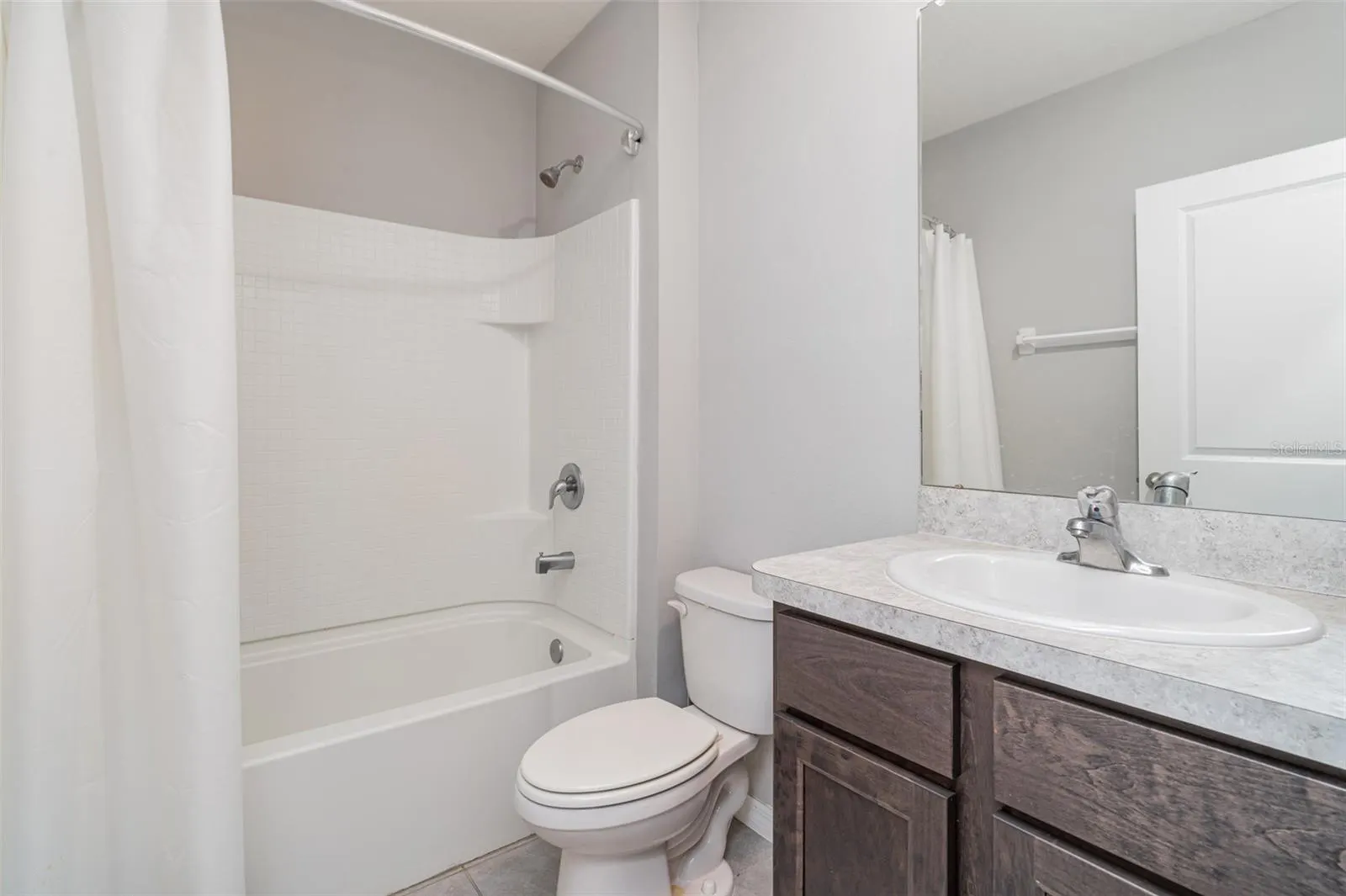 2725 GREENLEAF TER