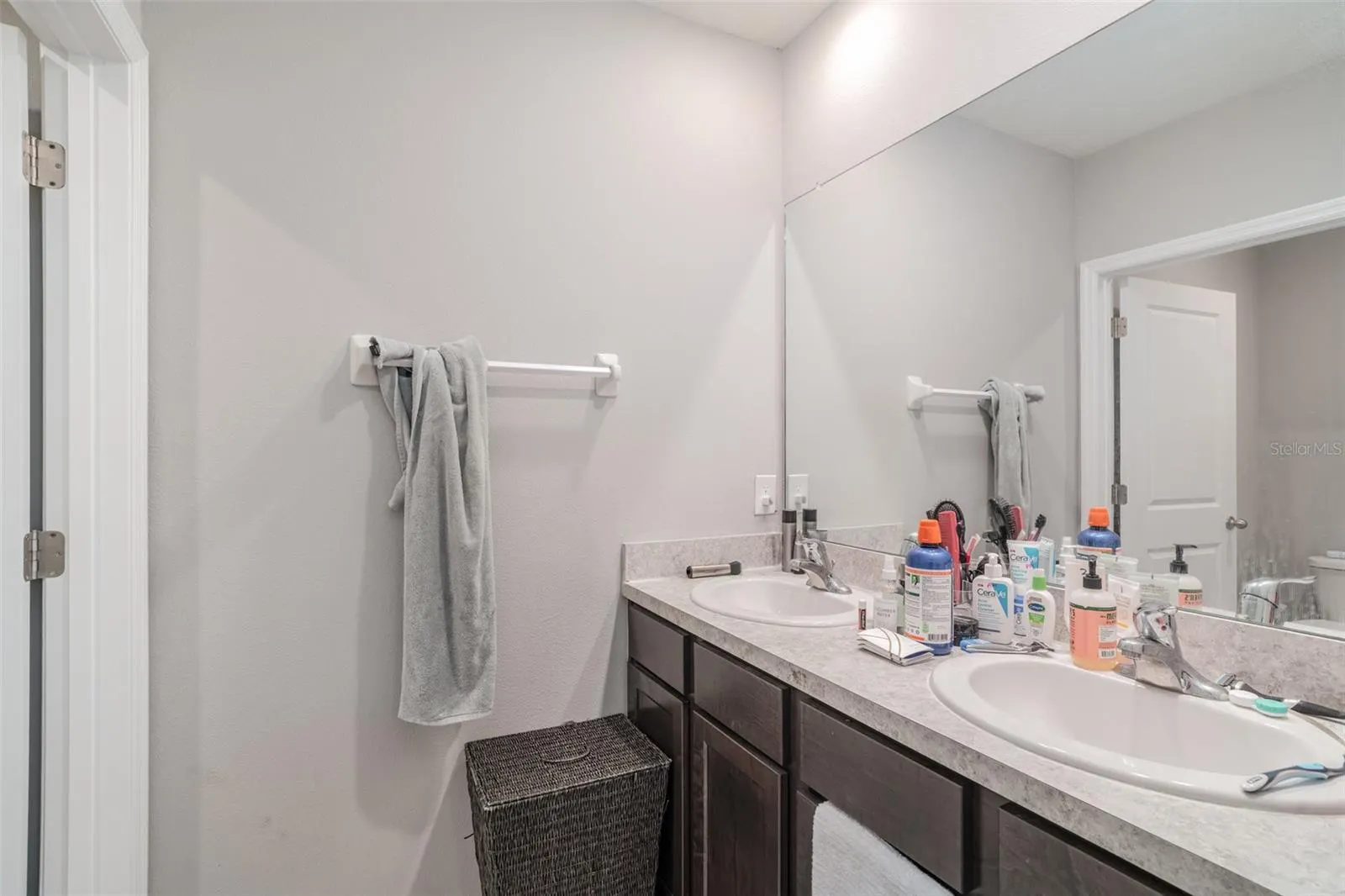2725 GREENLEAF TER