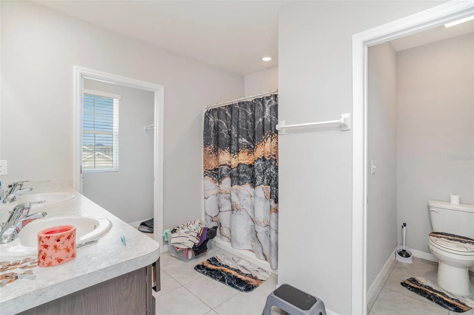 2725 GREENLEAF TER
