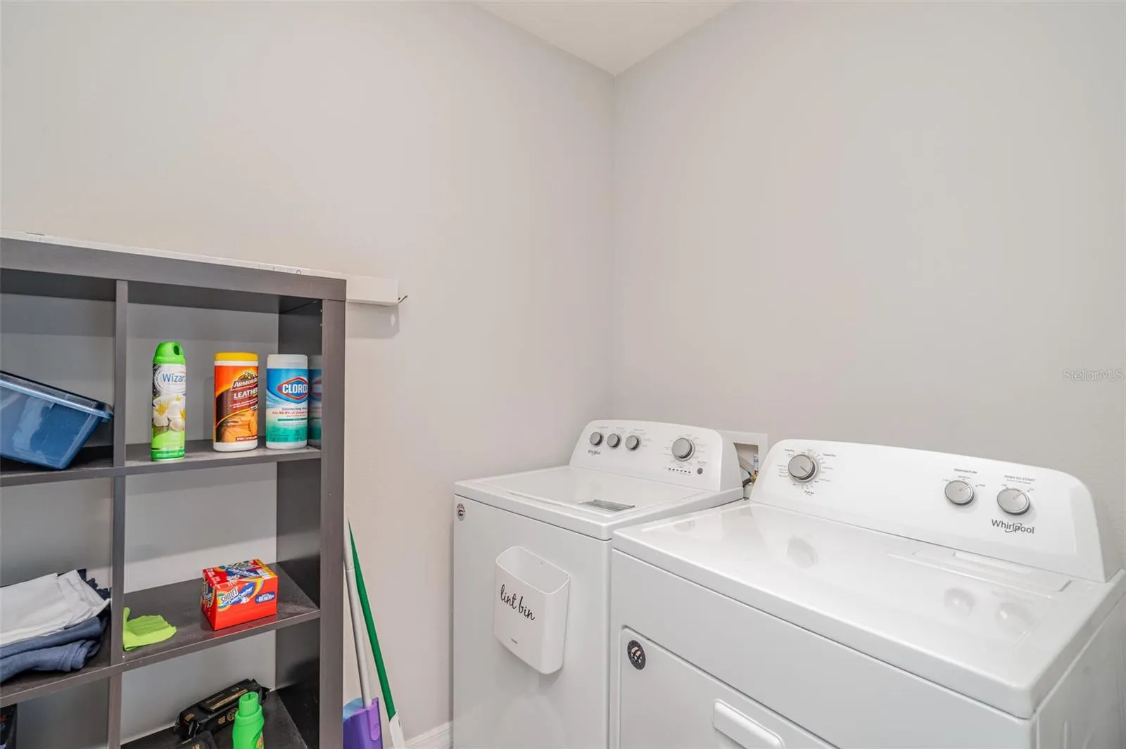 2725 GREENLEAF TER