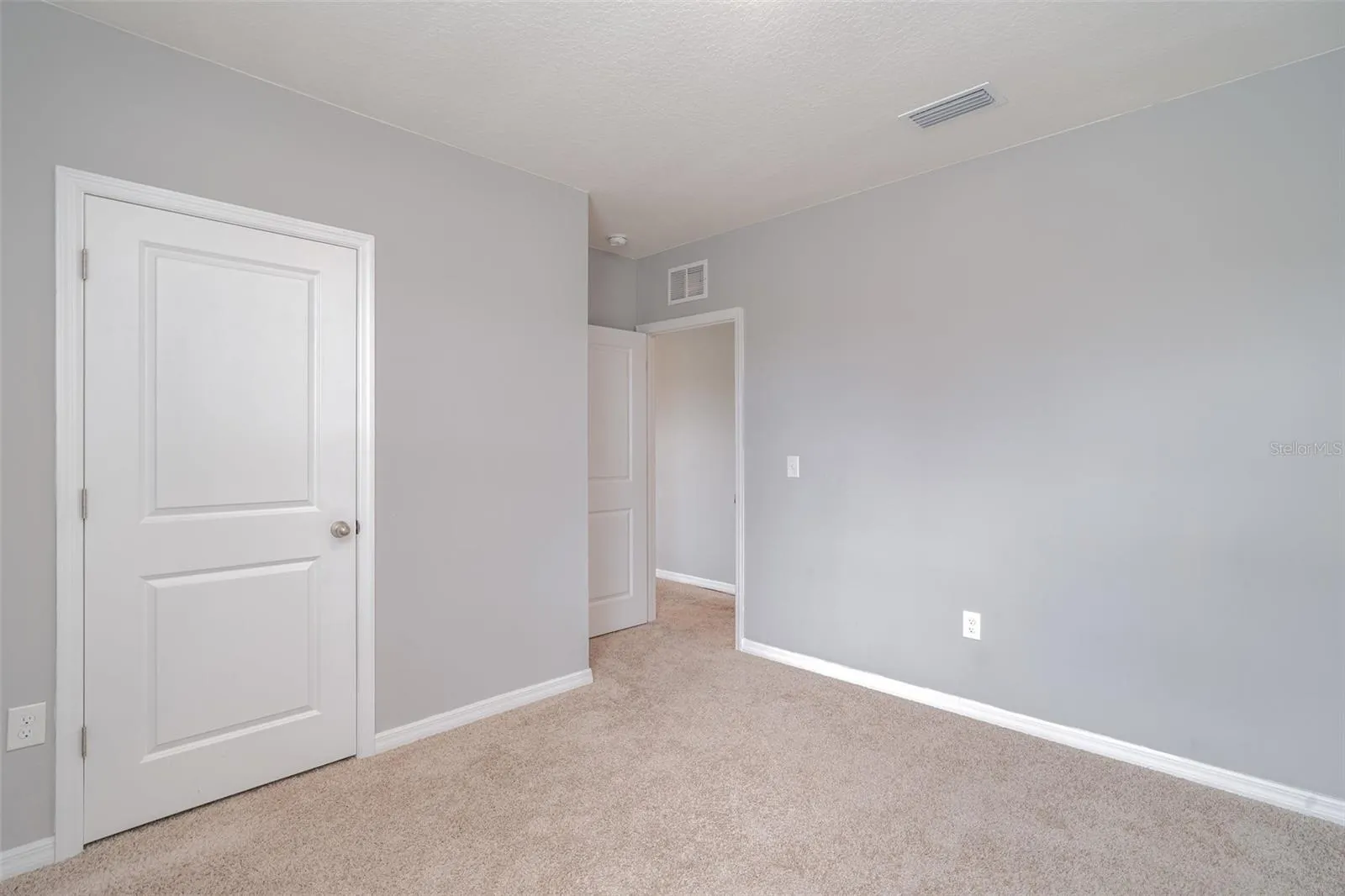 2725 GREENLEAF TER