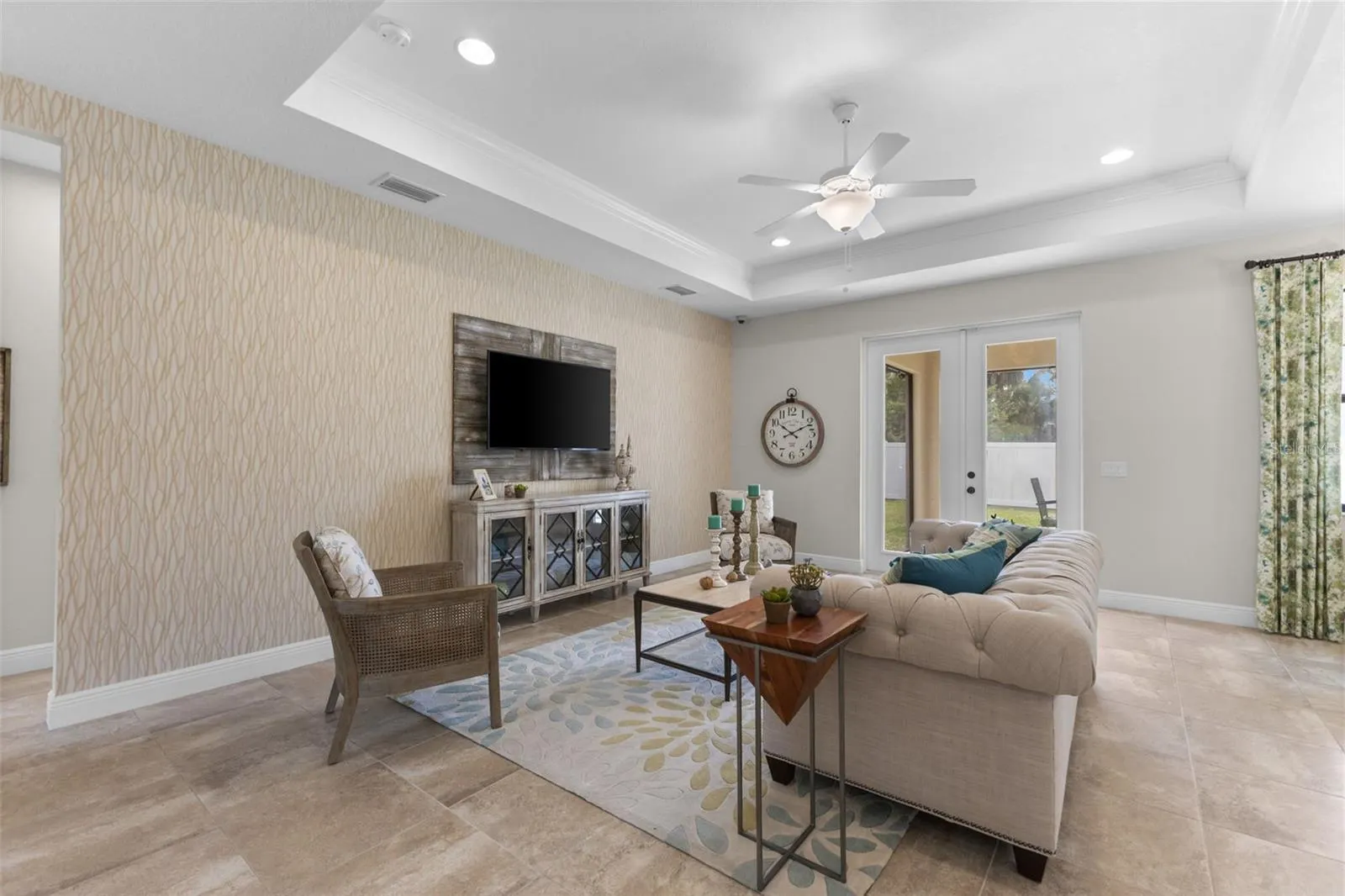 2471 W PRICE BLVD