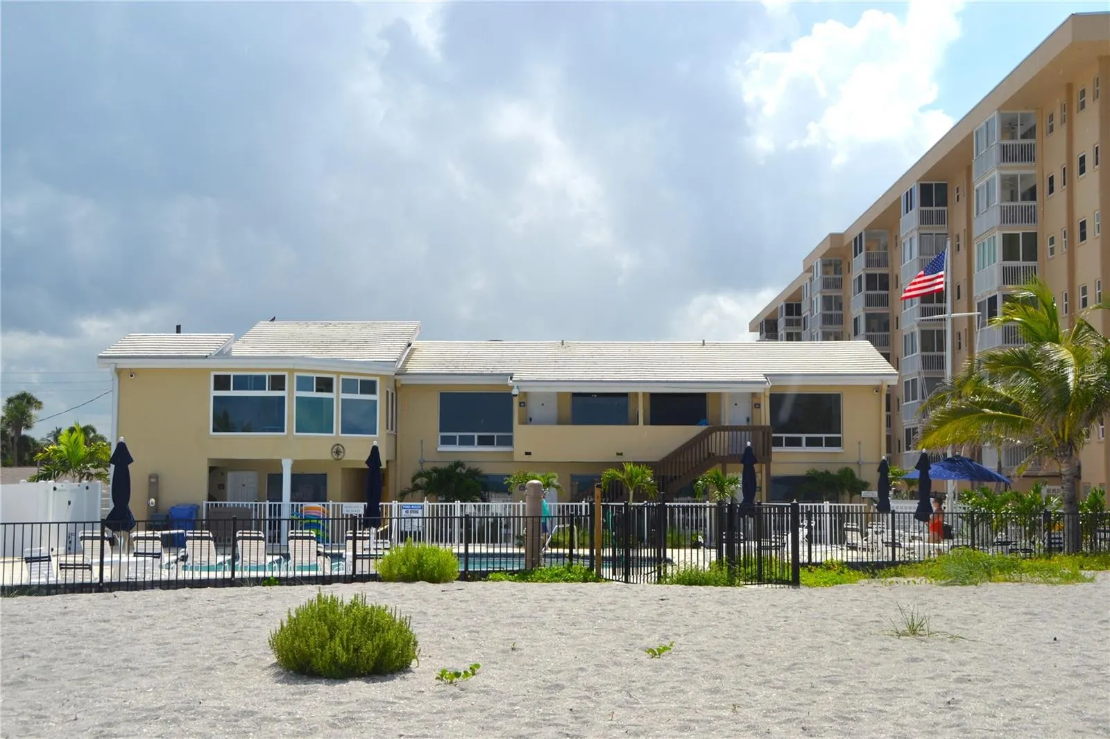 1275 TARPON CENTER DR #107, #107