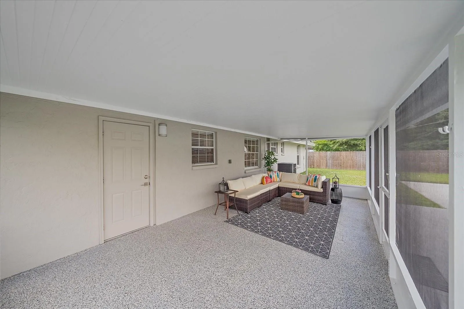 3032 GOLDEN RAIN DR