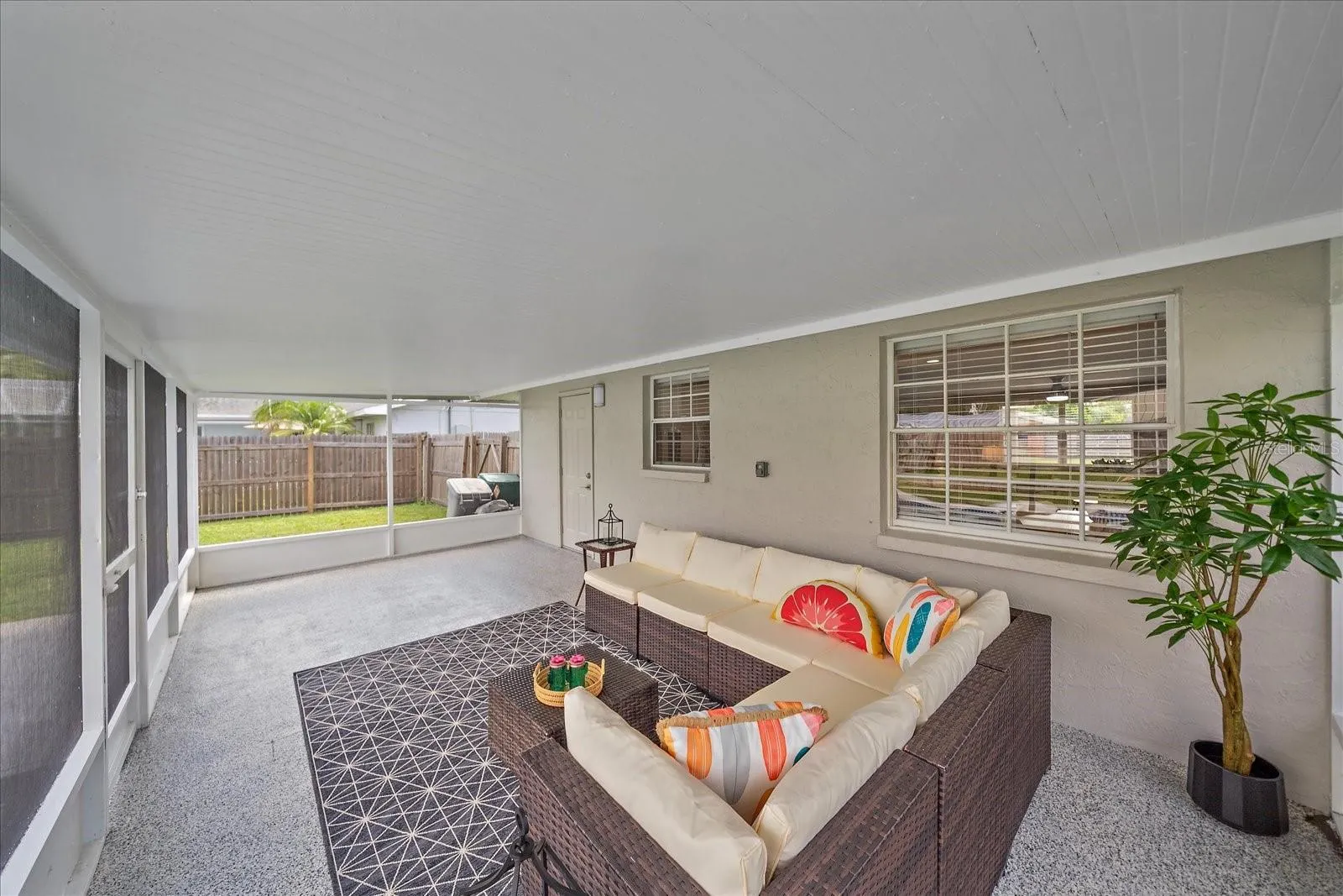 3032 GOLDEN RAIN DR