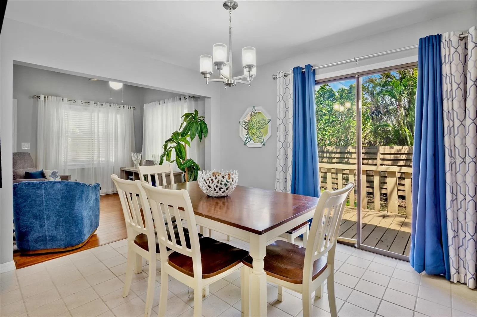 428 SIESTA DR