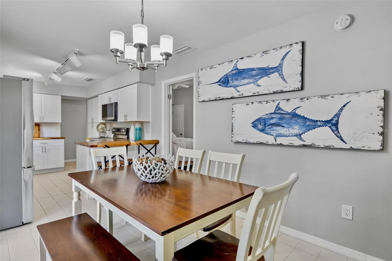 428 SIESTA DR