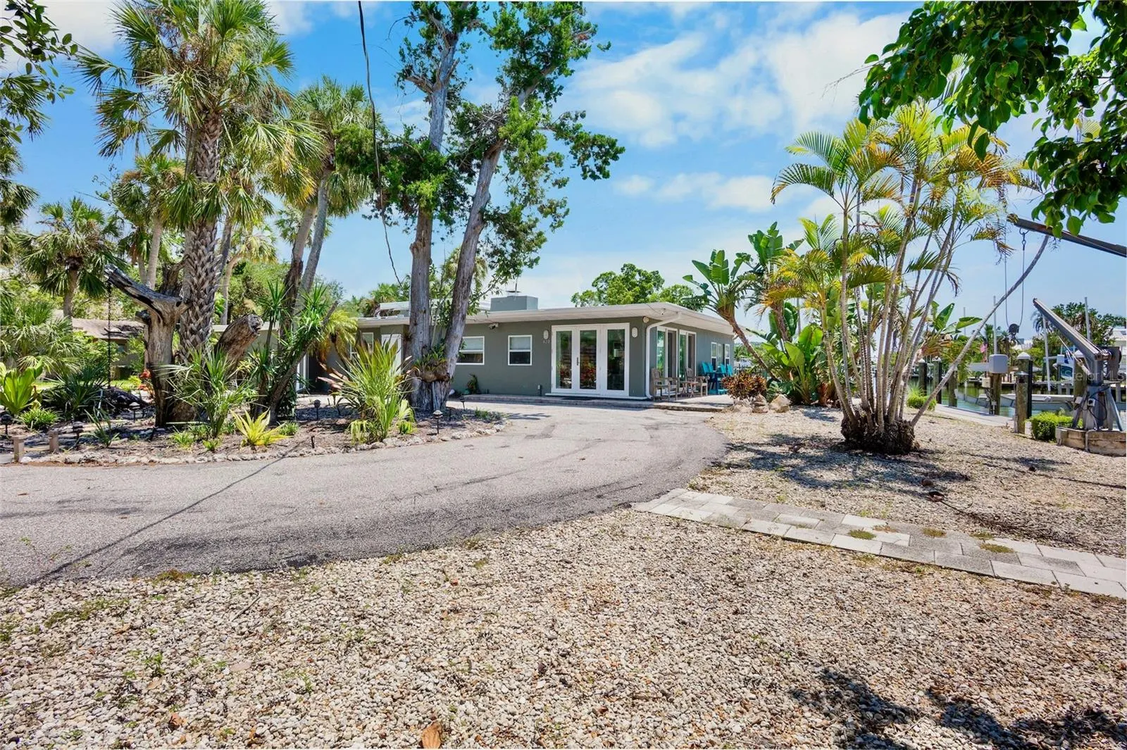 428 SIESTA DR