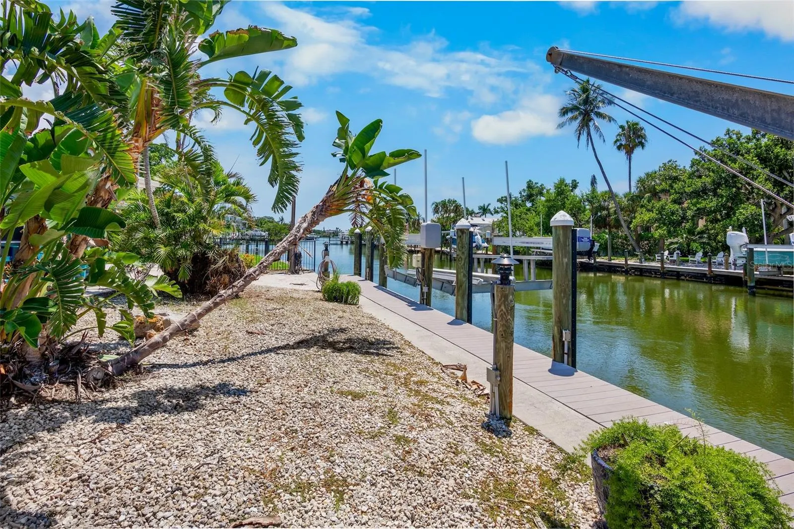 428 SIESTA DR