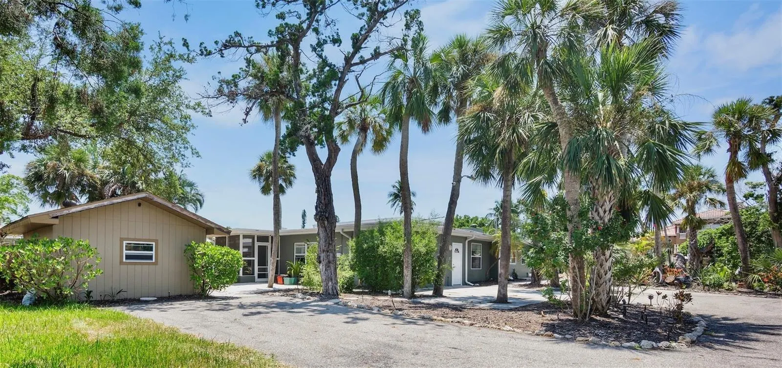 428 SIESTA DR