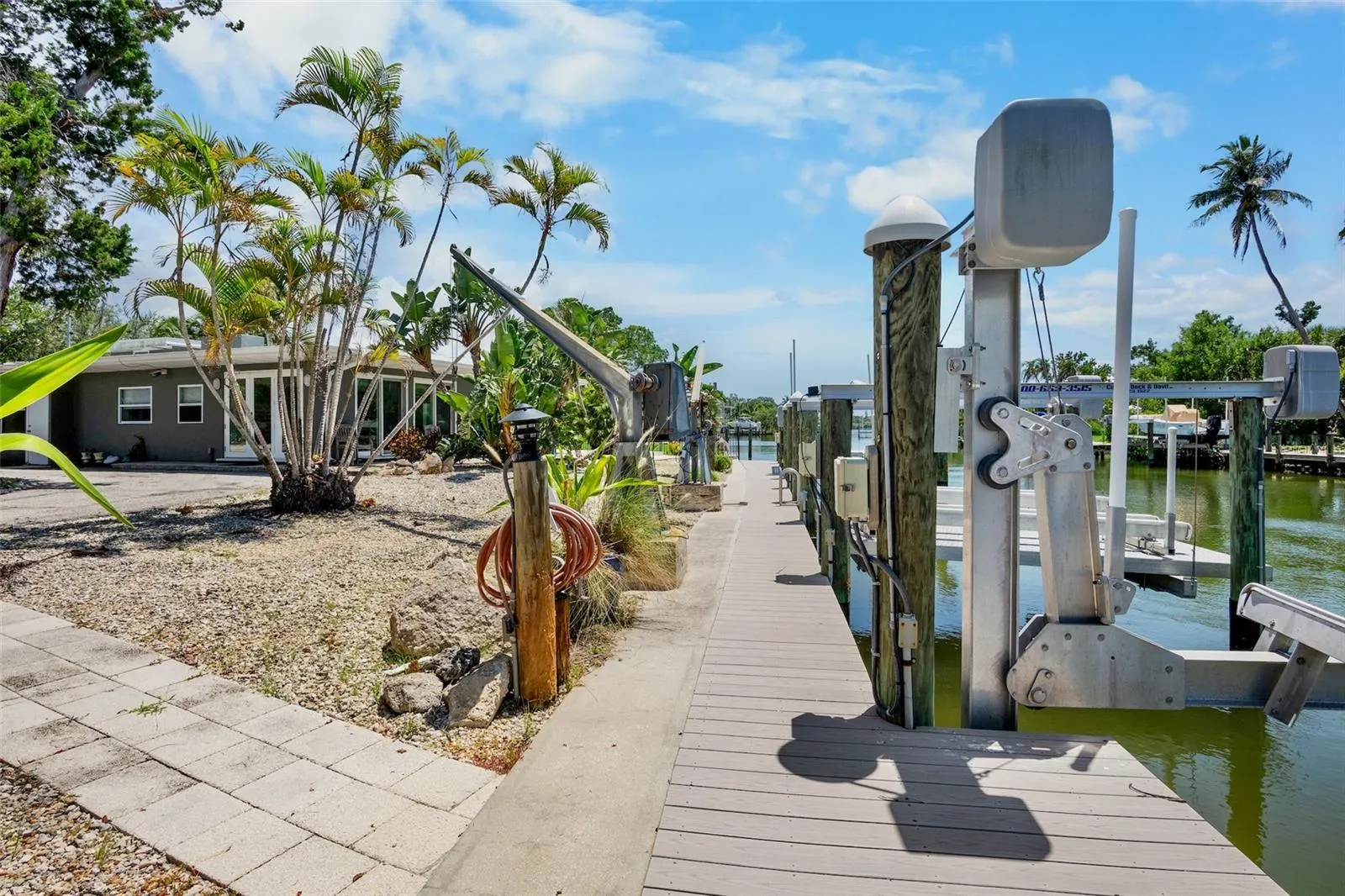 428 SIESTA DR