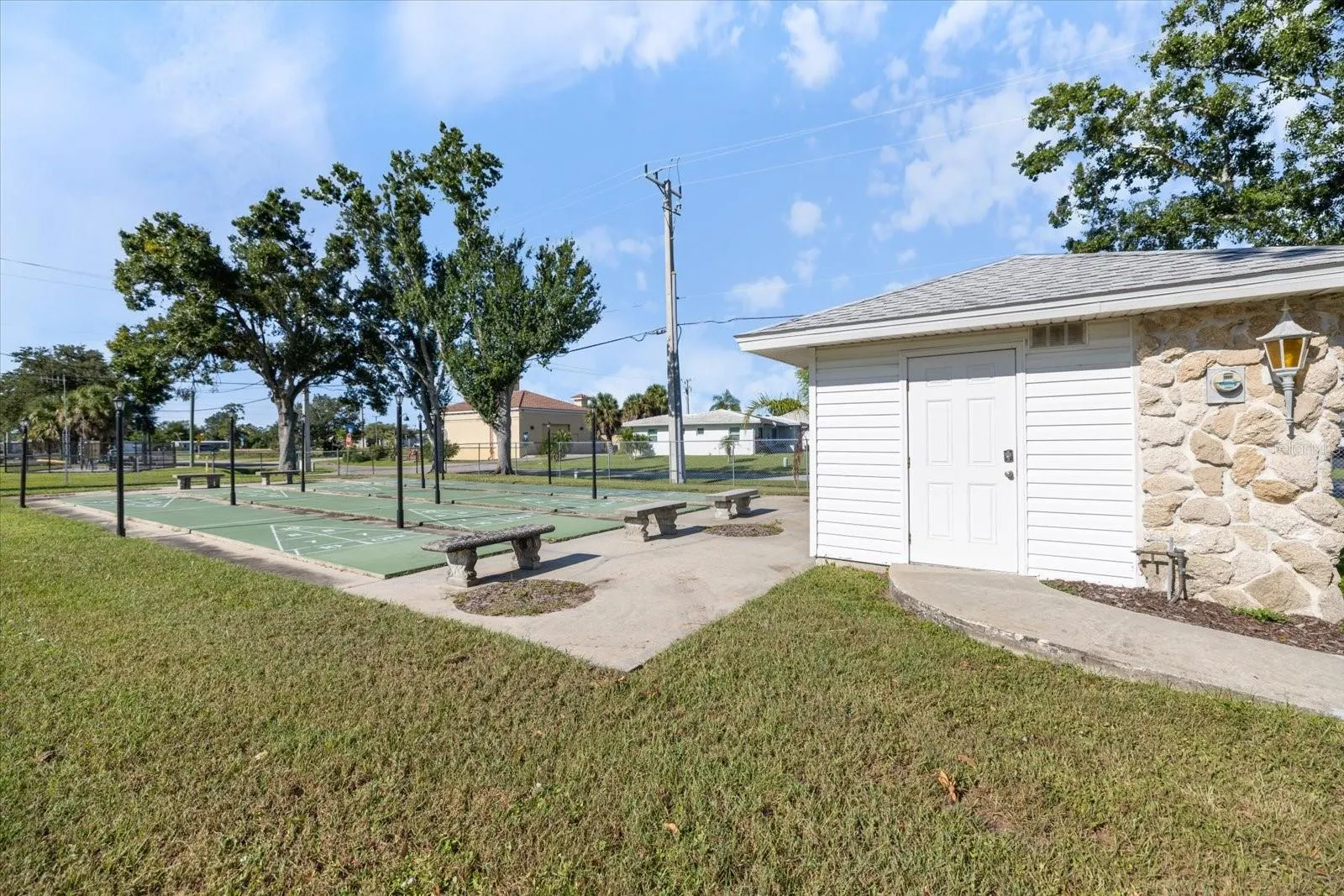 8430 PICKWICK RD