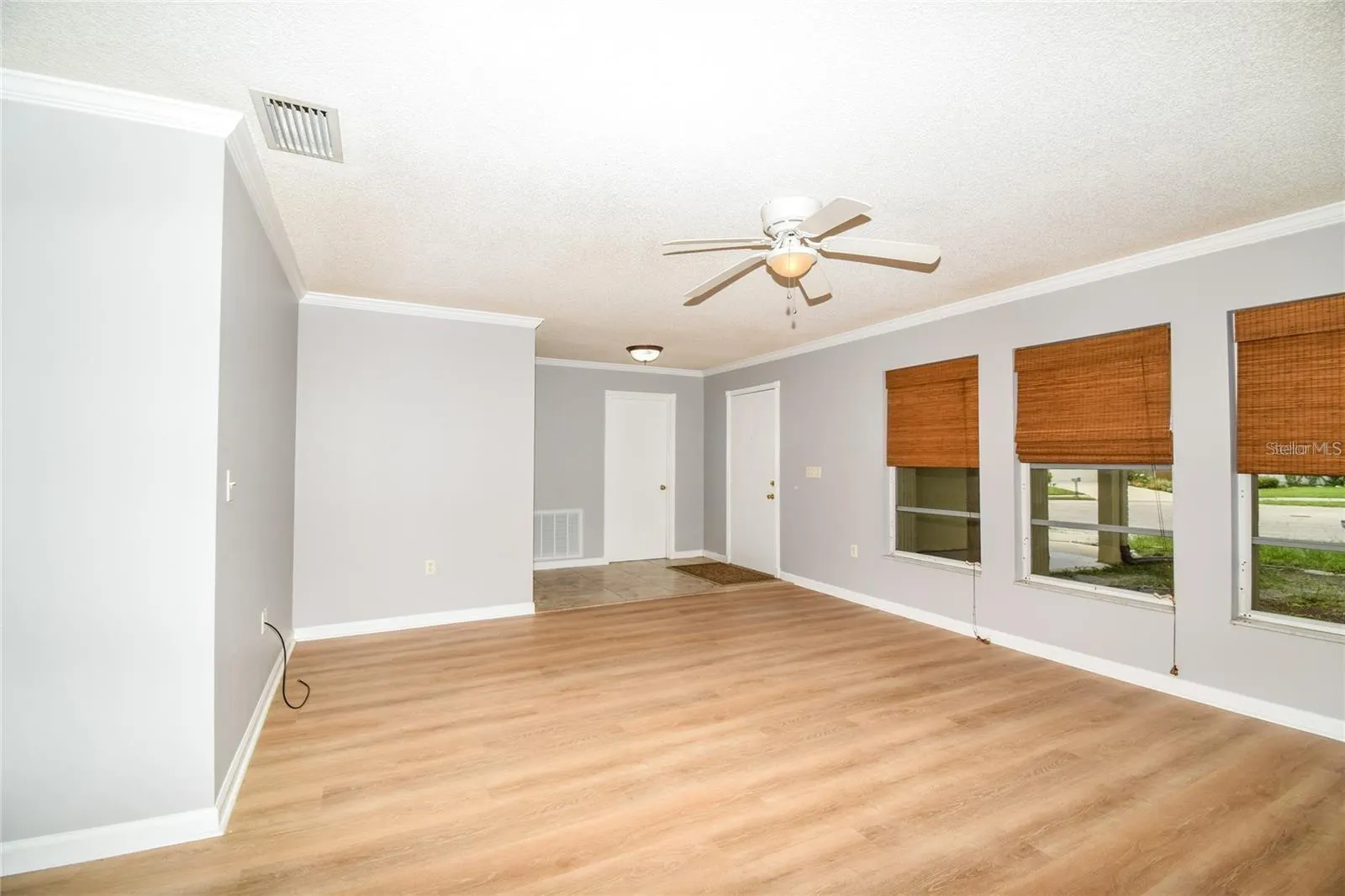 2069 COUNTRY MEADOWS LN
