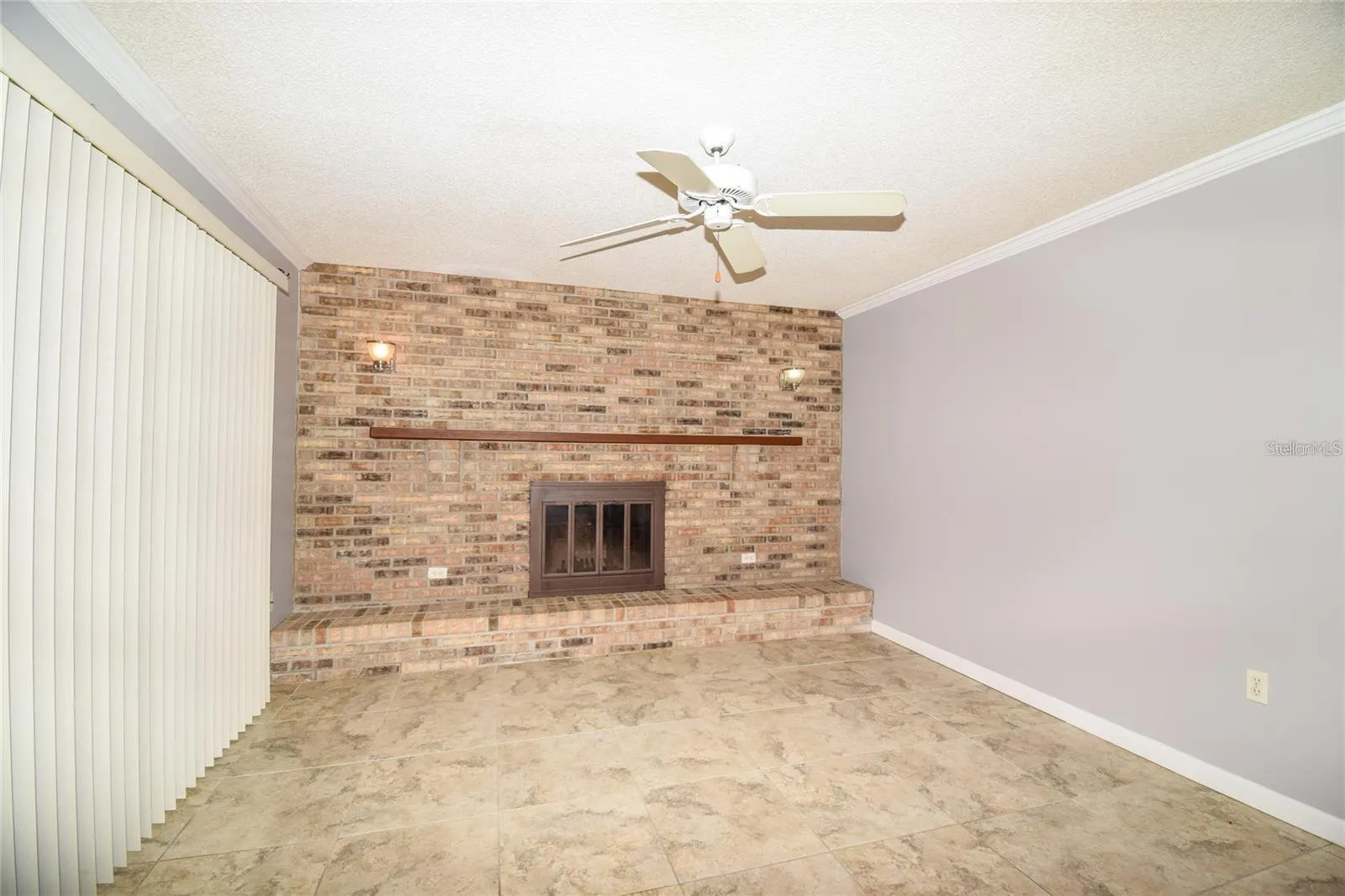 2069 COUNTRY MEADOWS LN