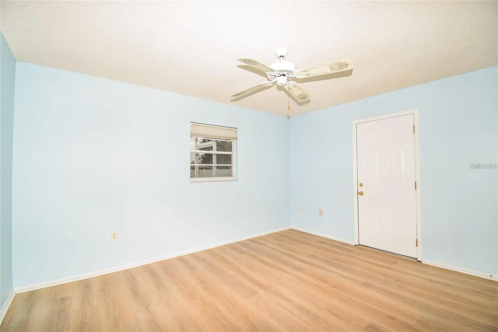 2069 COUNTRY MEADOWS LN