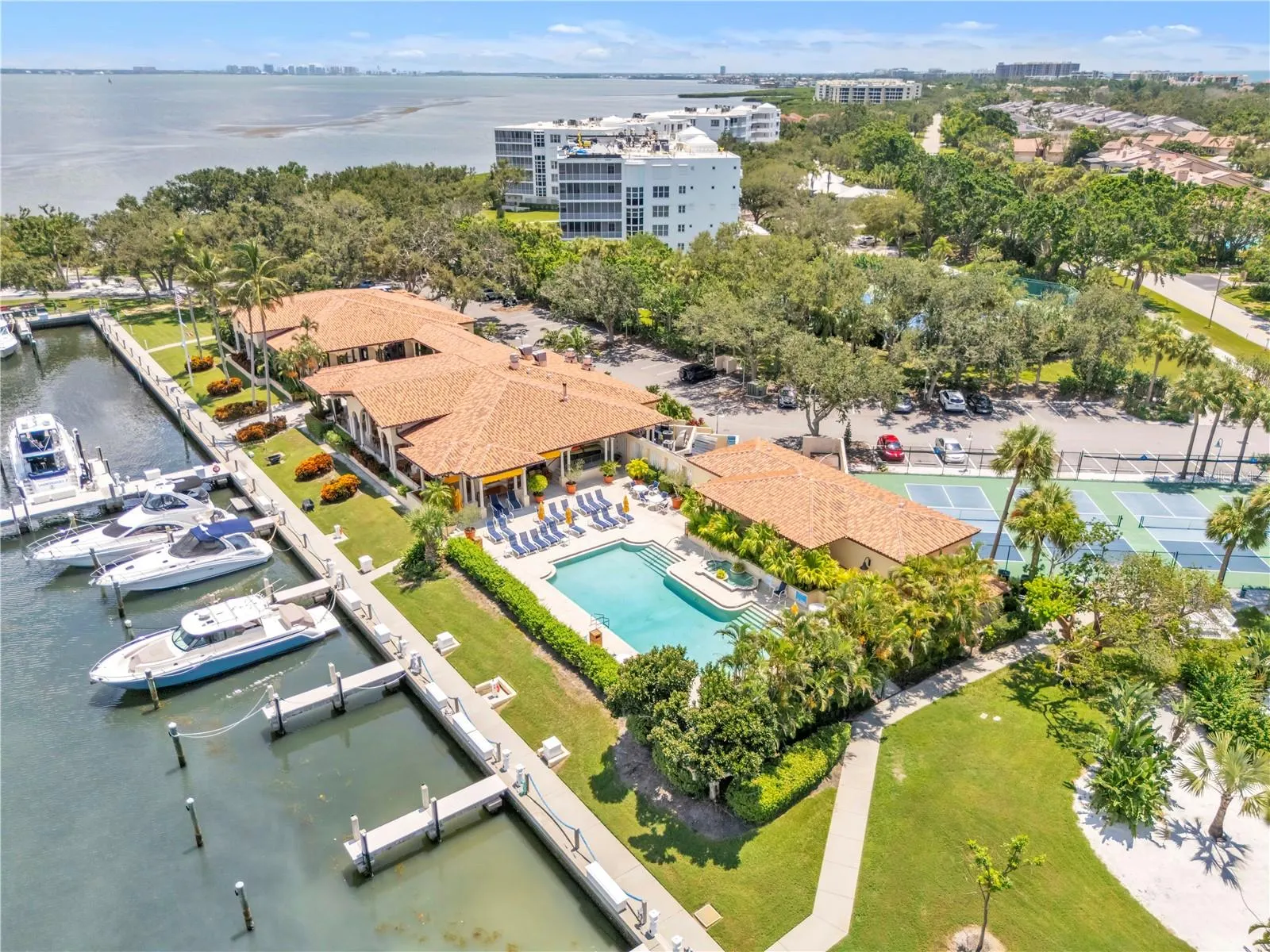 2600 HARBOURSIDE DR #R9, #R9