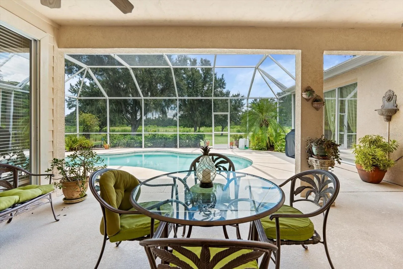 1229 PALM VIEW RD